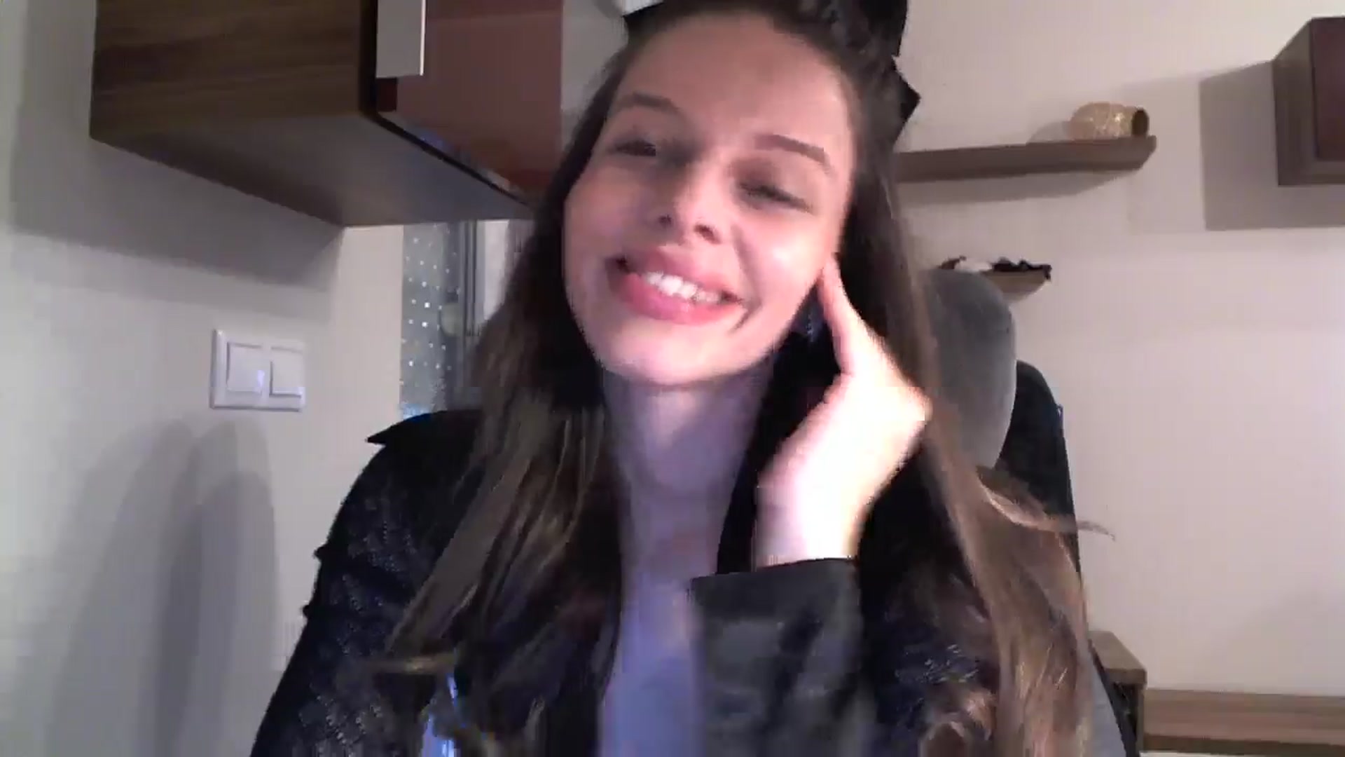 Gallery image thumbnail from Heaven_hot's myfreecams stream on, 10/13/2024, 15:50 image 7 of 20