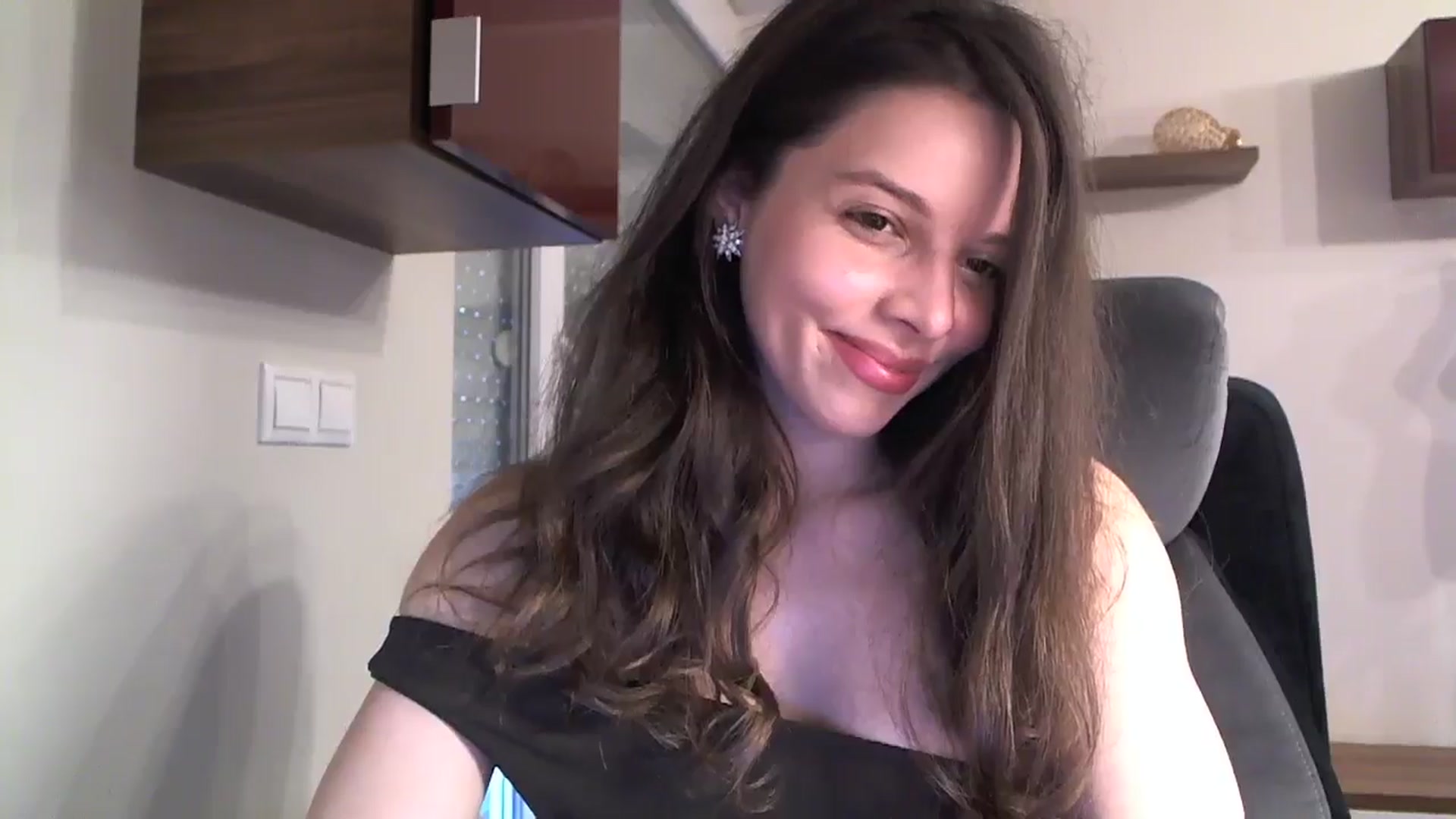 Gallery image thumbnail from Heaven_hot's myfreecams stream on, 11/09/2024, 15:39 image 4 of 20