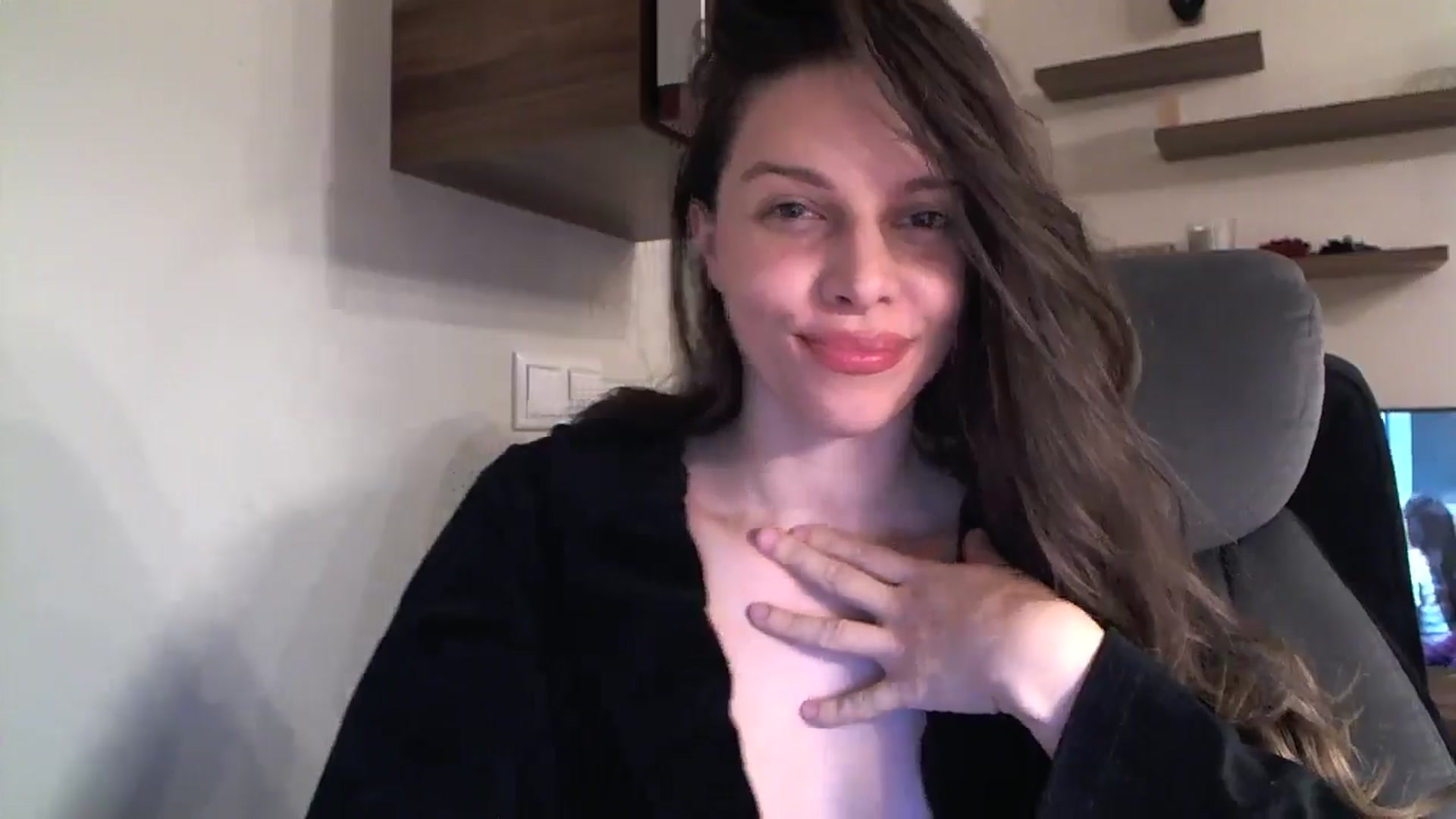 Gallery image thumbnail from Heaven_hot's myfreecams stream on, 11/11/2024, 17:39 image 19 of 20