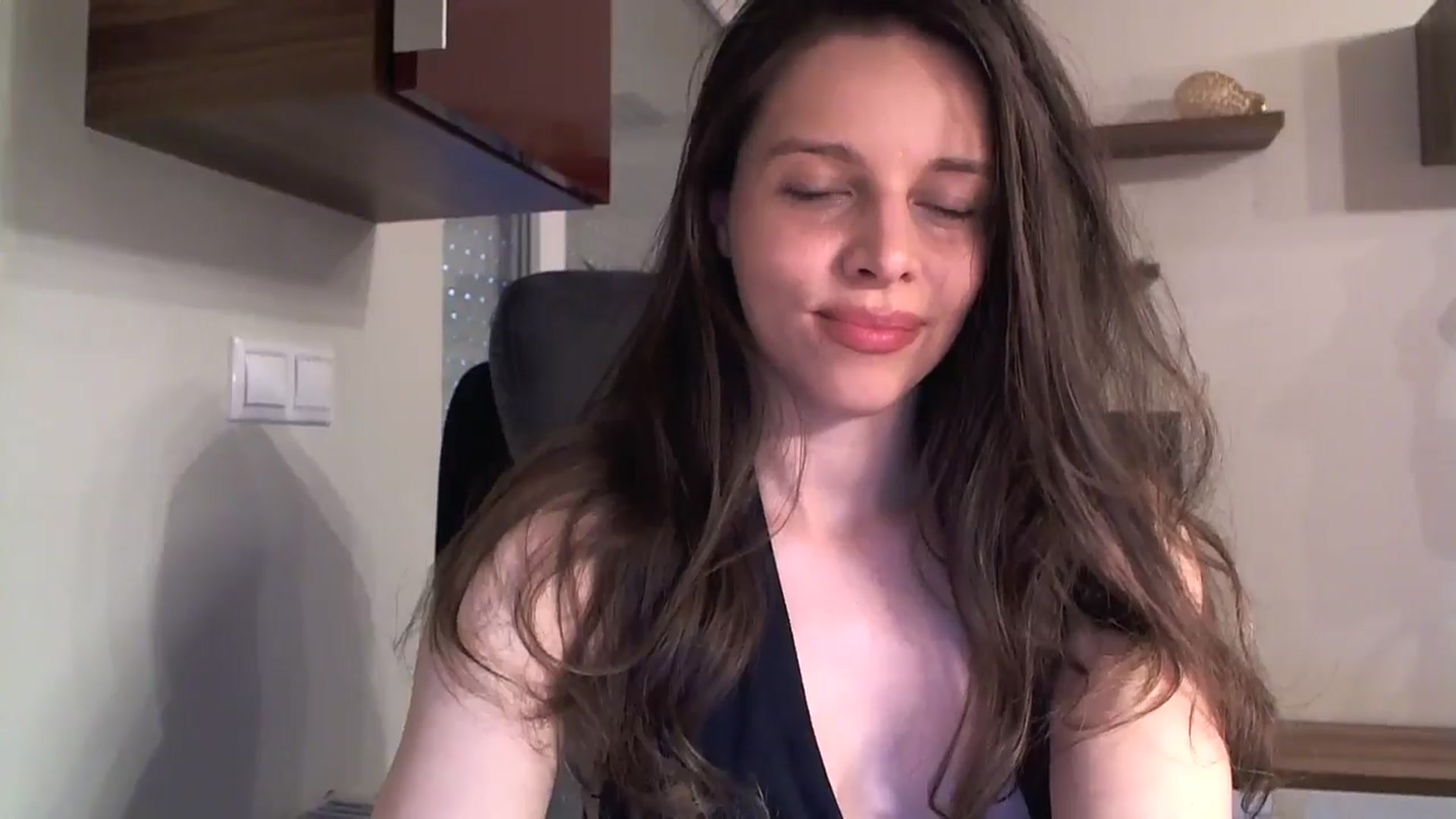 Gallery image thumbnail from Heaven_hot's myfreecams stream on, 11/17/2024, 16:09 image 3 of 20