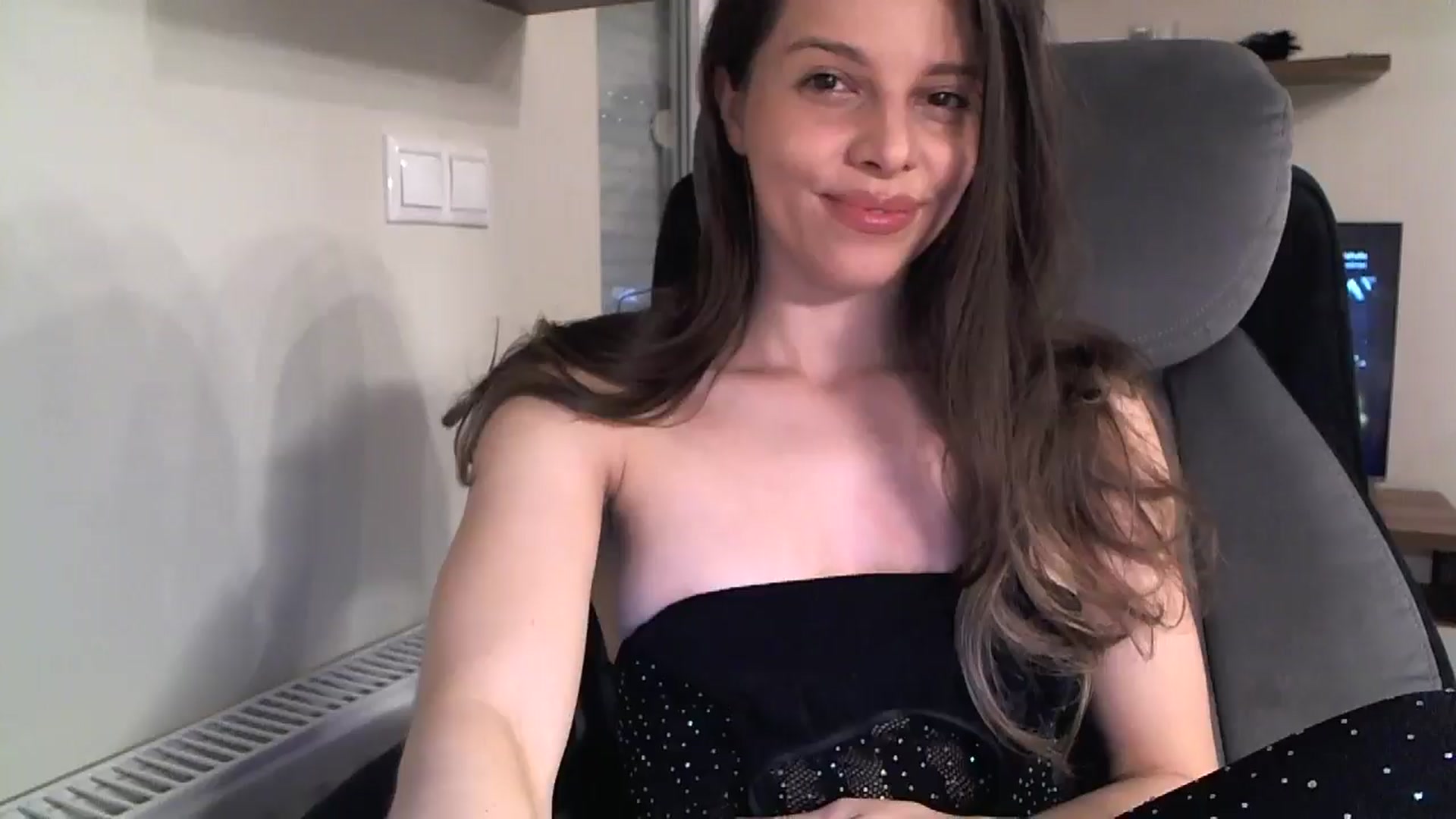 Gallery image thumbnail from Heaven_hot's myfreecams stream on, 11/18/2024, 14:56 image 18 of 20