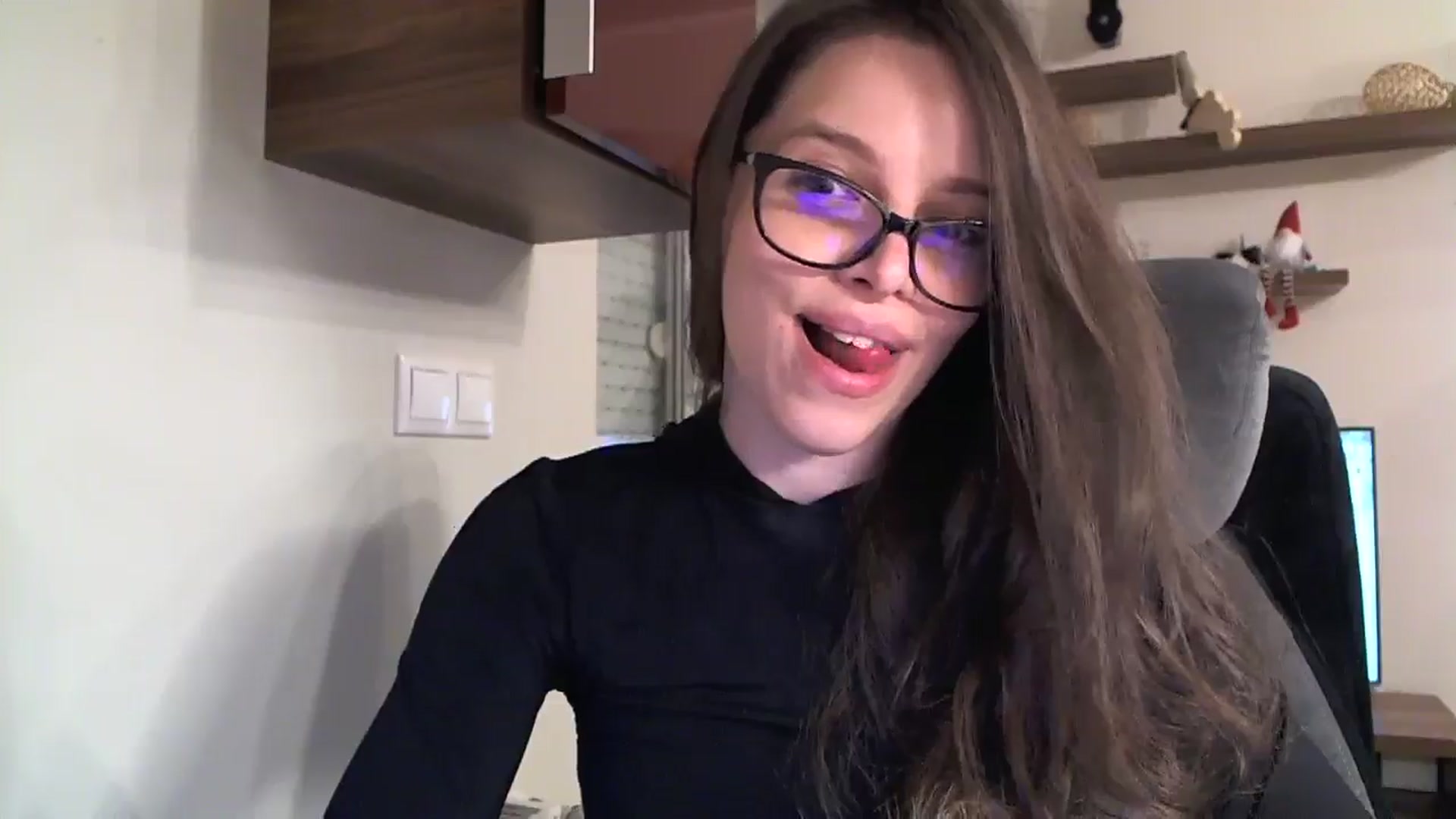 Gallery image thumbnail from Heaven_hot's myfreecams stream on, 11/24/2024, 15:37 image 19 of 20