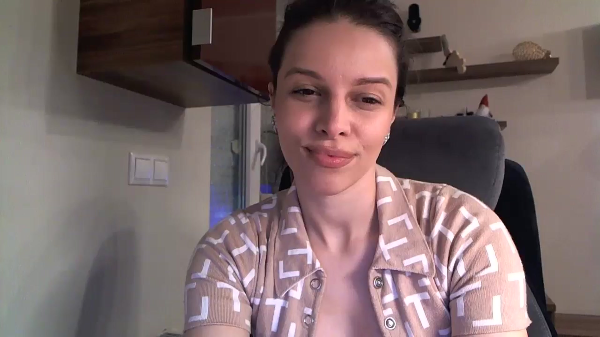 Gallery image thumbnail from Heaven_hot's myfreecams stream on, 11/24/2024, 15:37 image 5 of 20