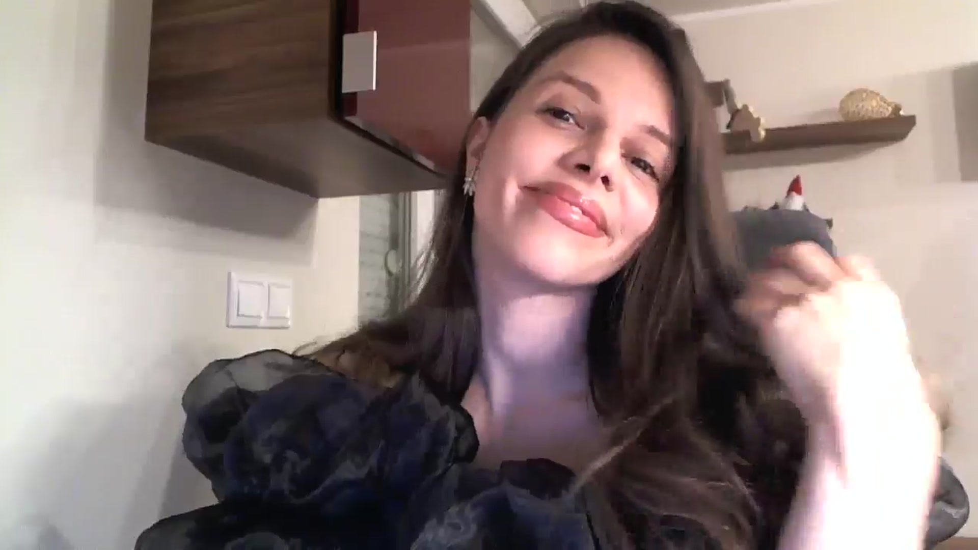Gallery image thumbnail from Heaven_hot's myfreecams stream on, 11/25/2024, 15:37 image 13 of 20