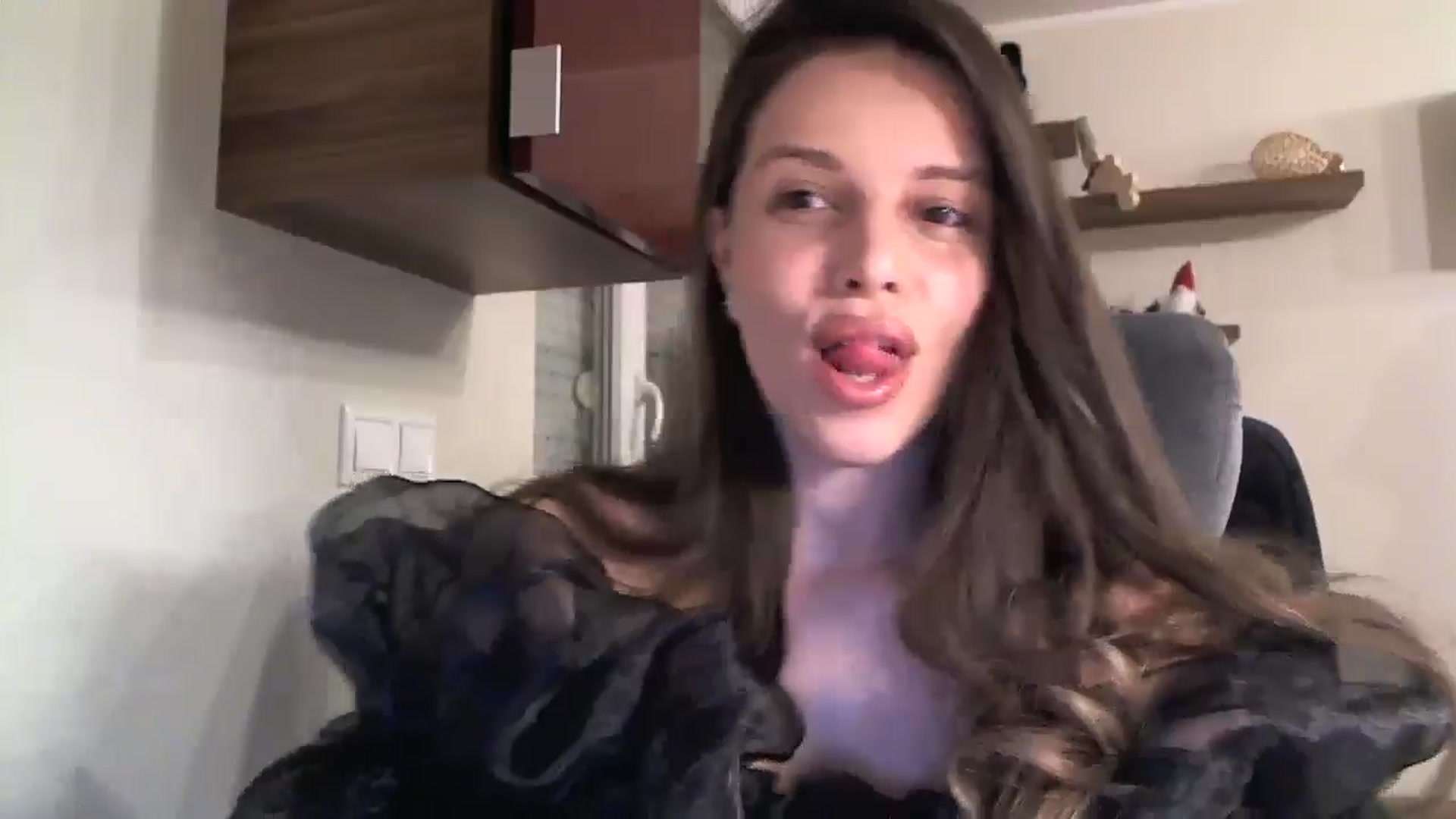 Gallery image thumbnail from Heaven_hot's myfreecams stream on, 11/25/2024, 15:37 image 14 of 20