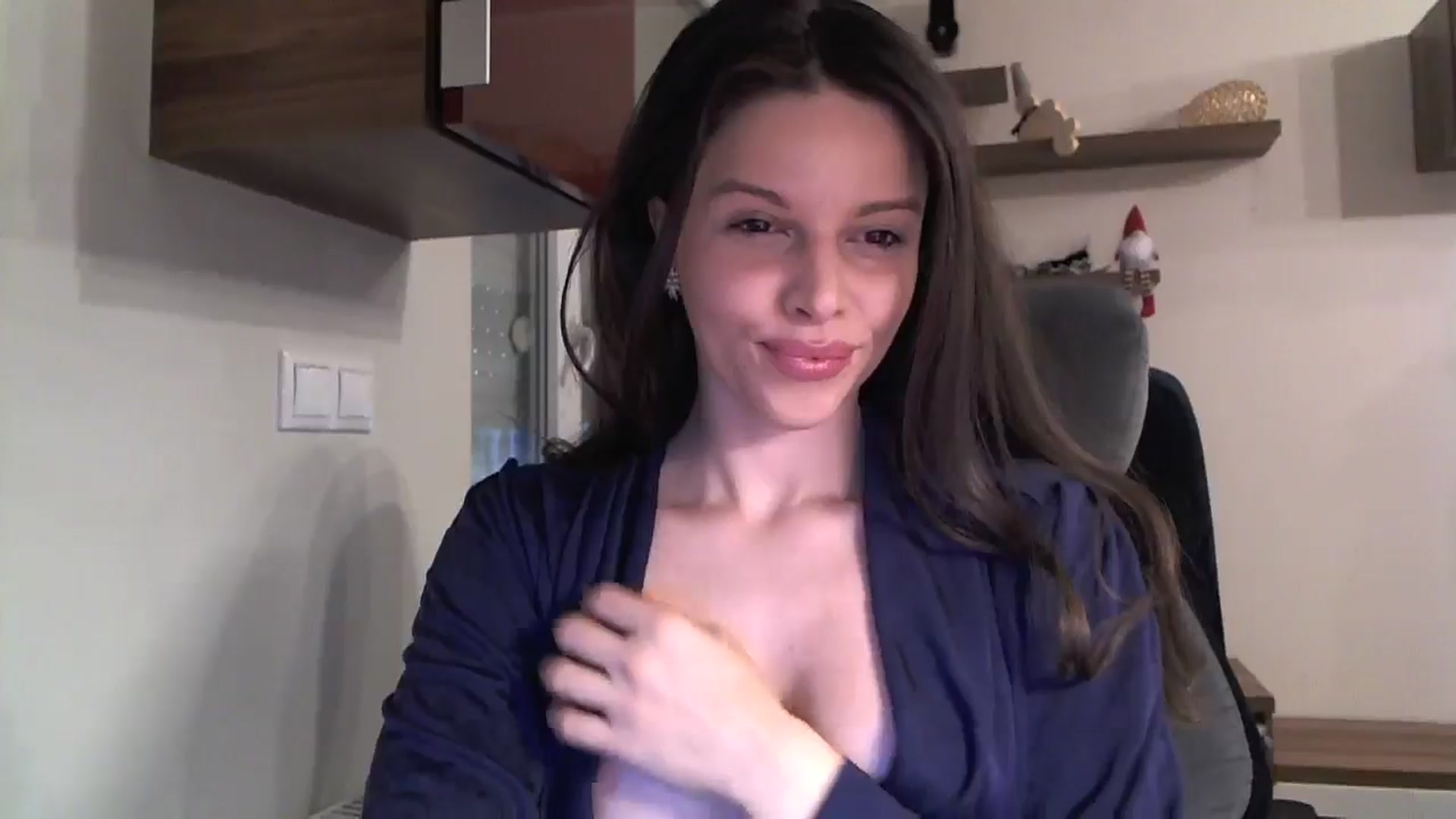 Gallery image thumbnail from Heaven_hot's myfreecams stream on, 12/20/2024, 13:32 image 9 of 20