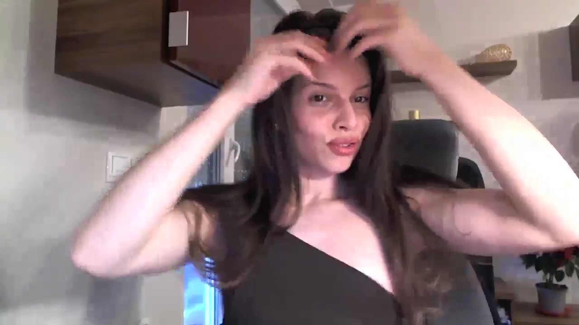 Gallery image thumbnail from Heaven_hot's myfreecams stream on, 01/04/2025, 14:15 image 6 of 20