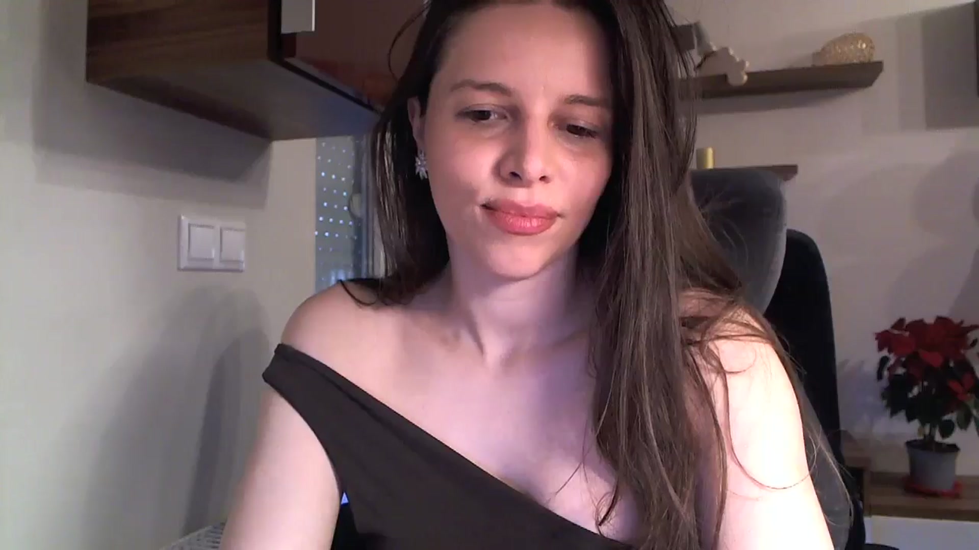 Gallery image thumbnail from Heaven_hot's myfreecams stream on, 01/04/2025, 14:15 image 14 of 20