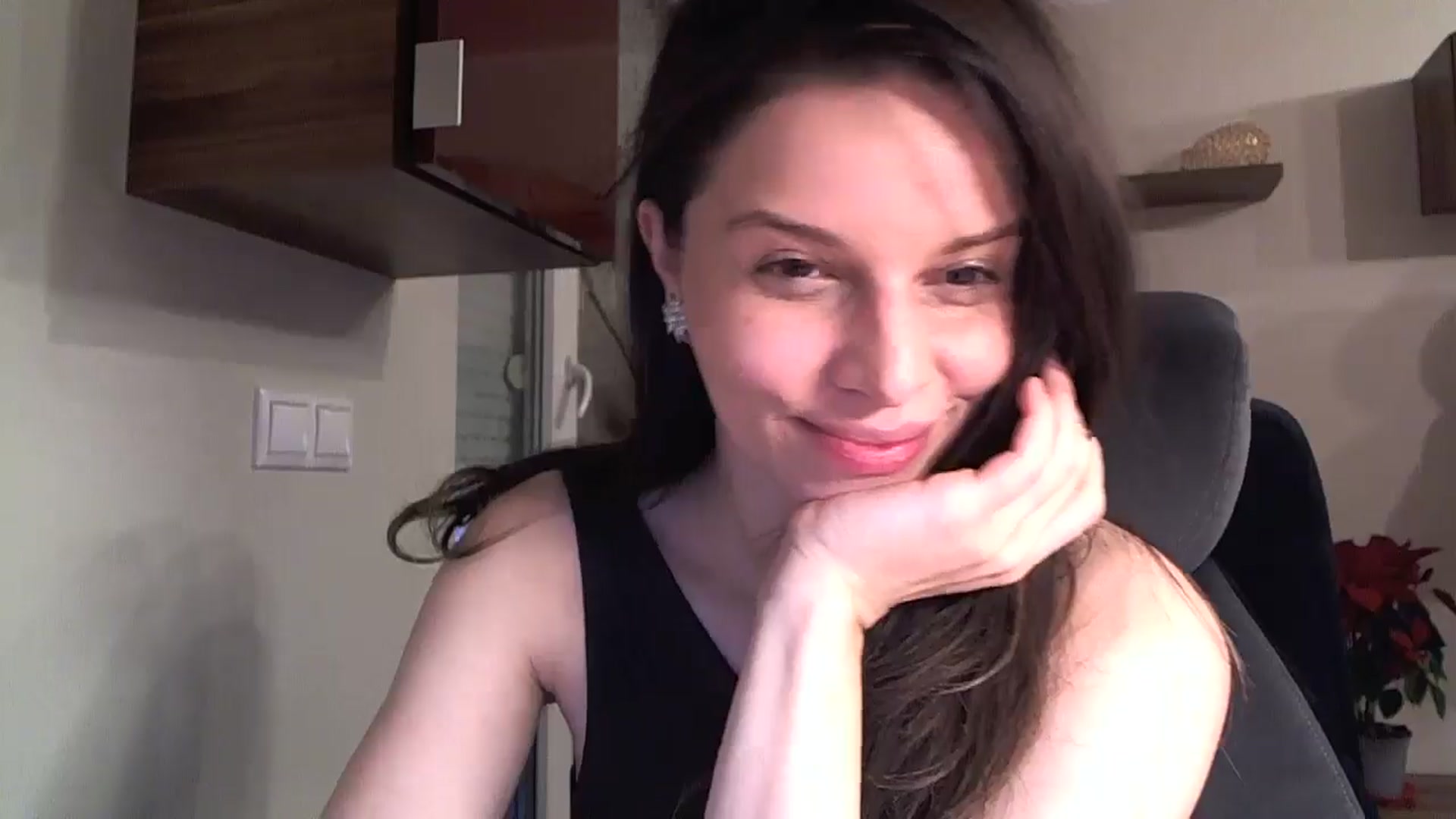 Gallery image thumbnail from Heaven_hot's myfreecams stream on, 01/04/2025, 15:30 image 10 of 20
