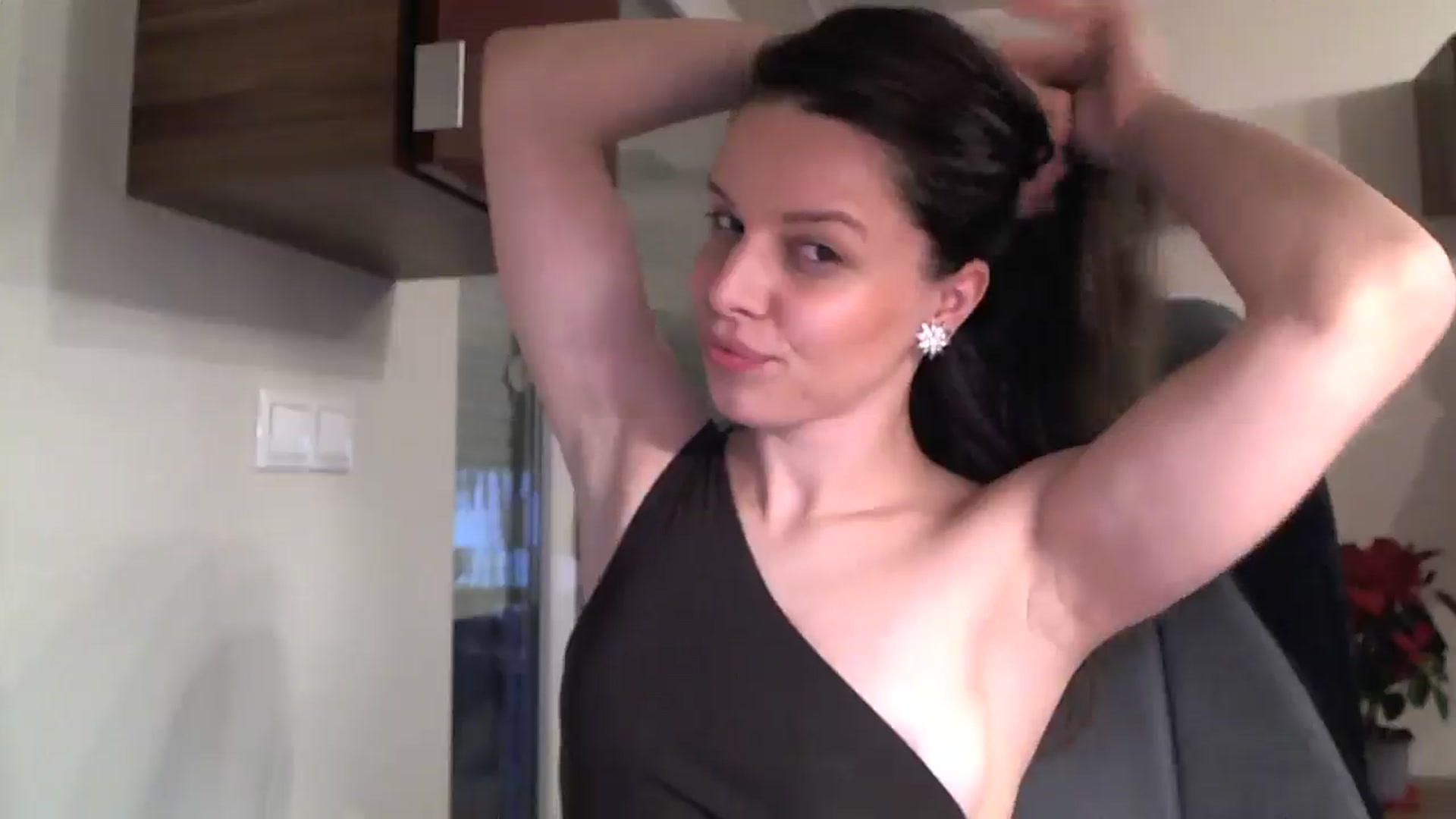 Gallery image thumbnail from Heaven_hot's myfreecams stream on, 01/04/2025, 15:30 image 13 of 20