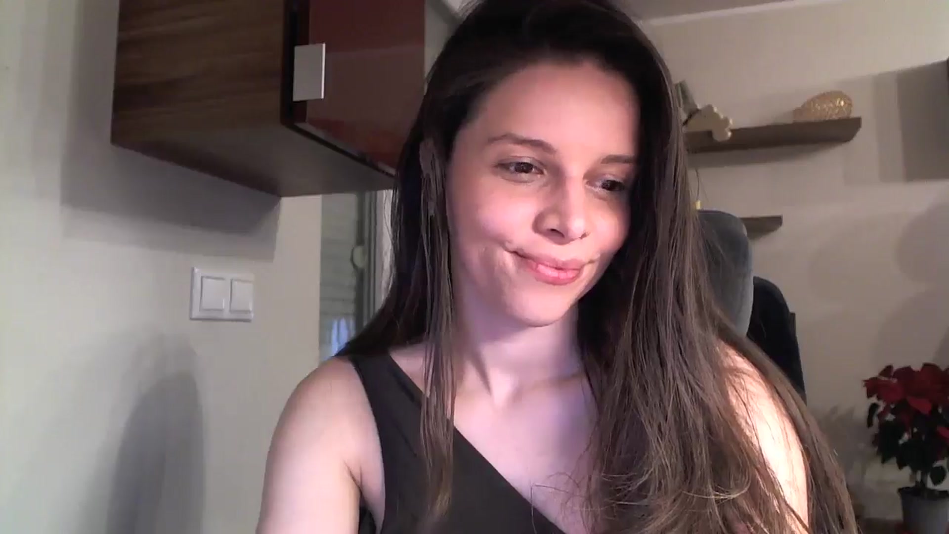 Gallery image thumbnail from Heaven_hot's myfreecams stream on, 01/04/2025, 15:30 image 6 of 20