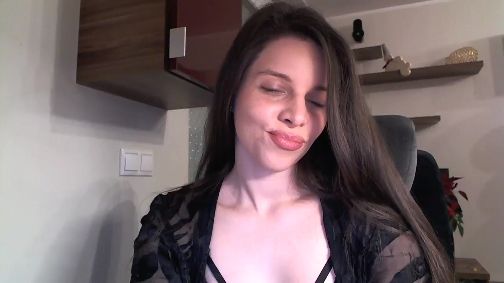 Gallery image thumbnail from Heaven_hot's myfreecams stream on, 01/05/2025, 16:01 image 1 of 20