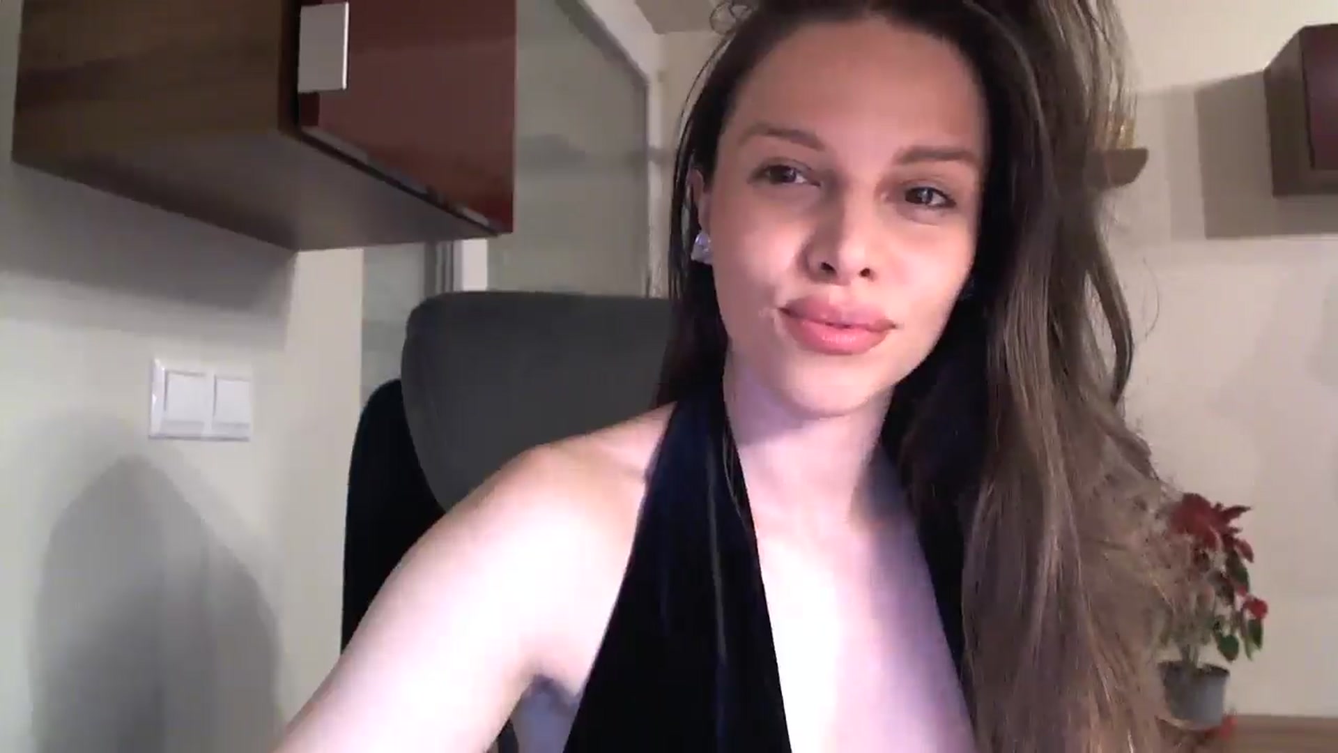 Gallery image thumbnail from Heaven_hot's myfreecams stream on, 01/12/2025, 15:00 image 14 of 20