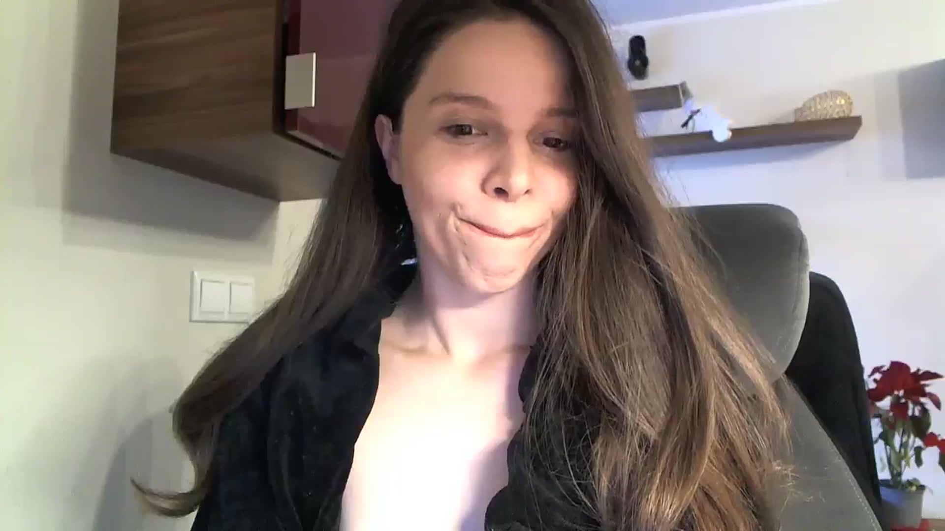 Gallery image thumbnail from Heaven_hot's myfreecams stream on, 01/15/2025, 14:35 image 5 of 20