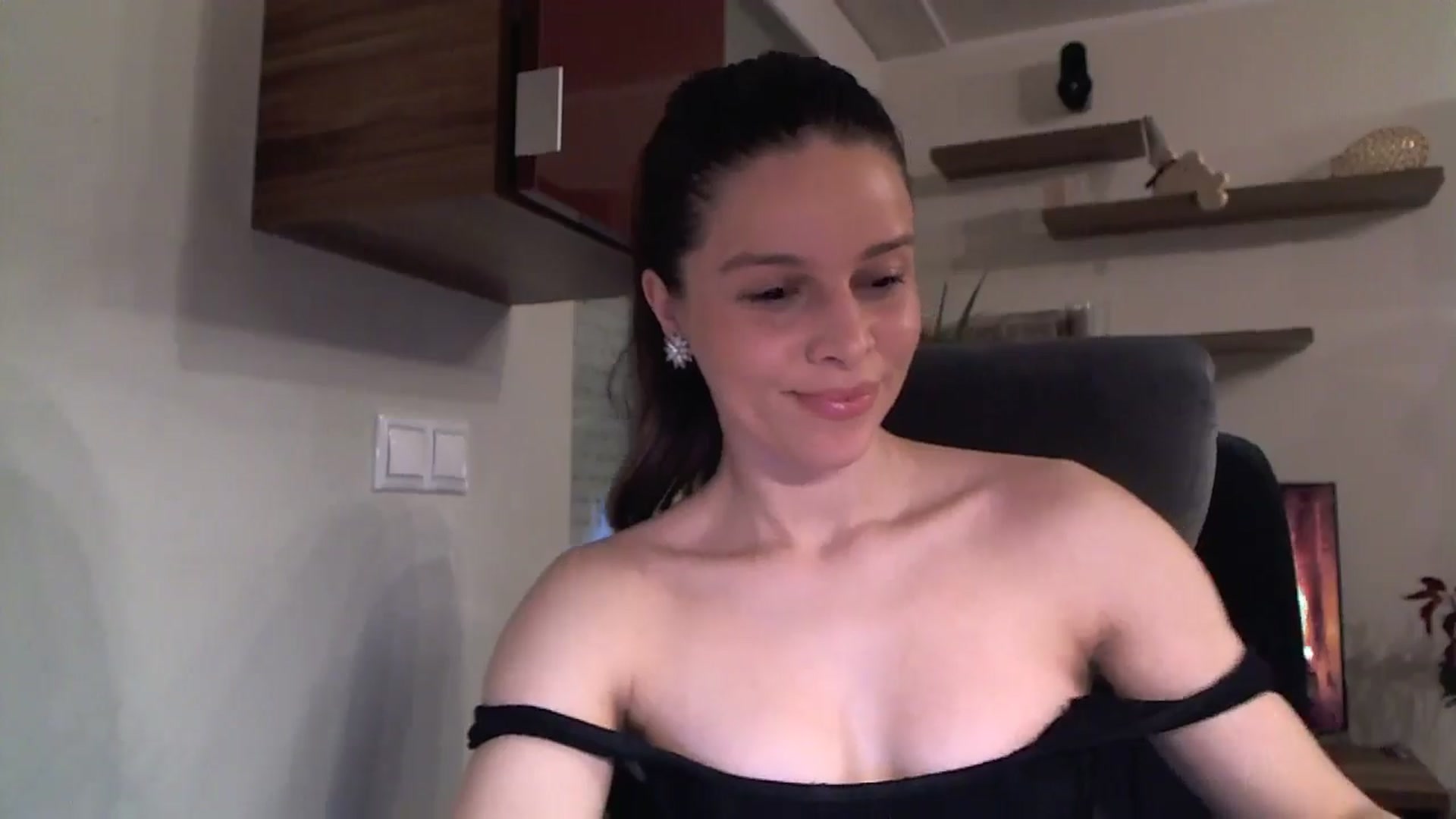 Gallery image thumbnail from Heaven_hot's myfreecams stream on, 01/17/2025, 16:14 image 14 of 20