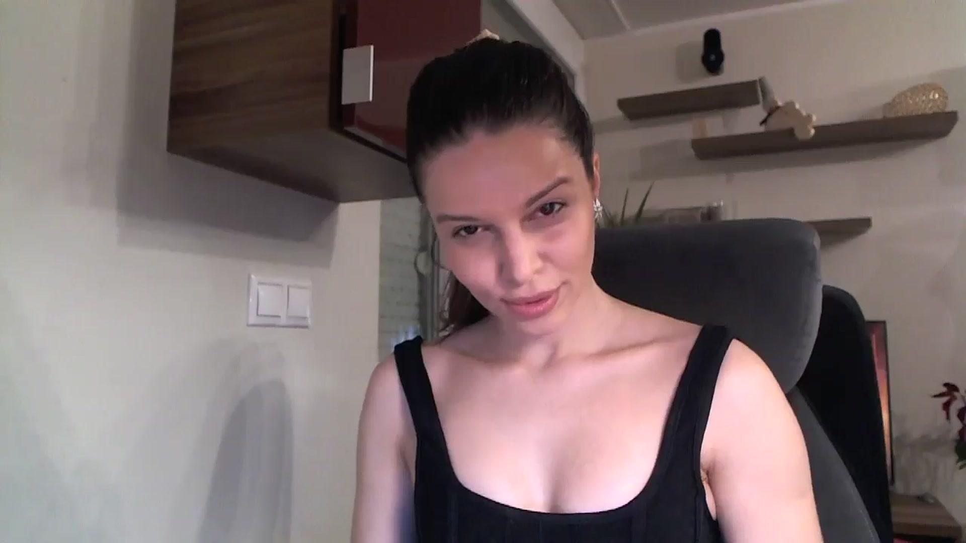 Gallery image thumbnail from Heaven_hot's myfreecams stream on, 01/17/2025, 16:14 image 15 of 20