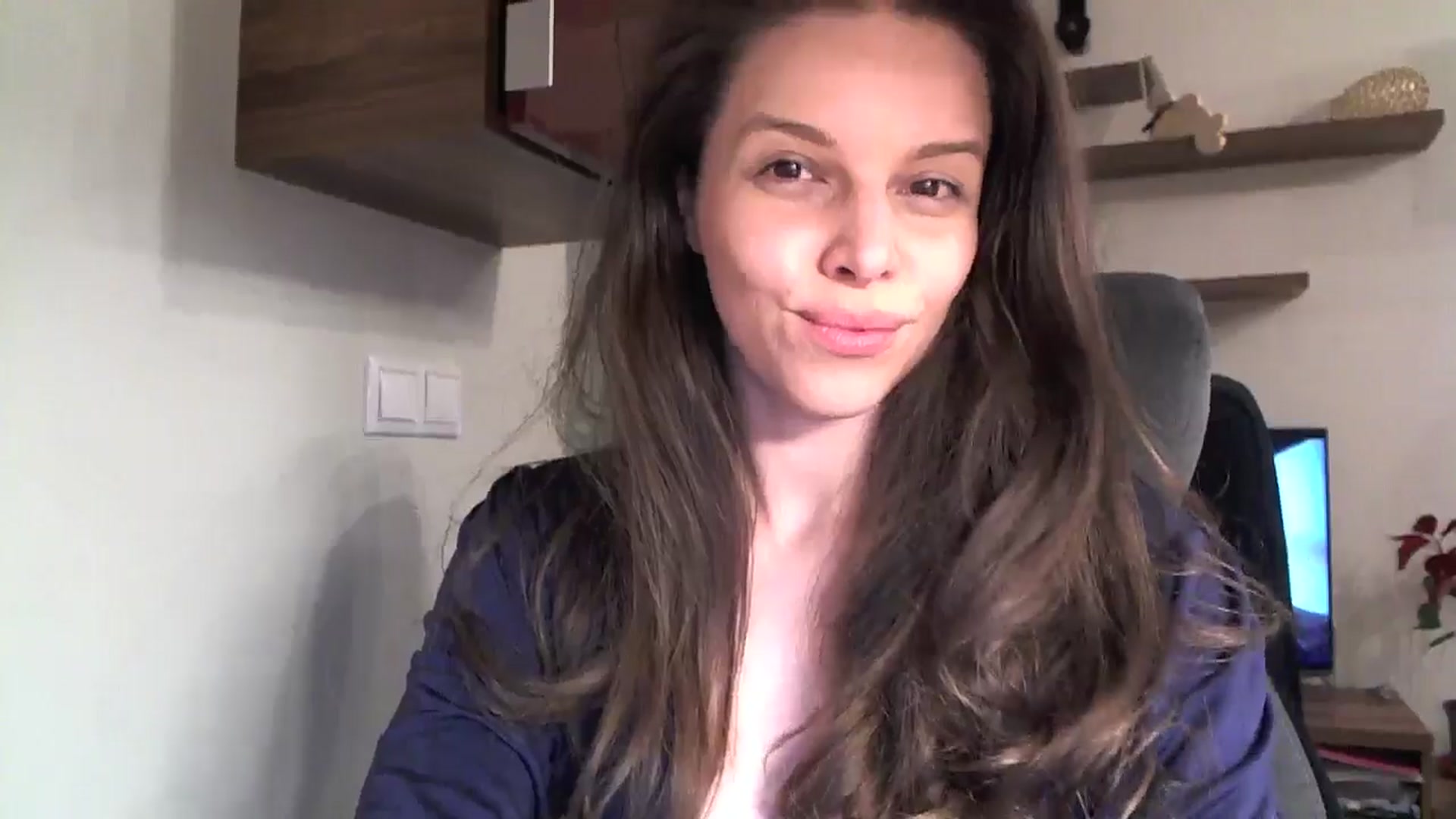 Gallery image thumbnail from Heaven_hot's myfreecams stream on, 01/18/2025, 15:39 image 12 of 20