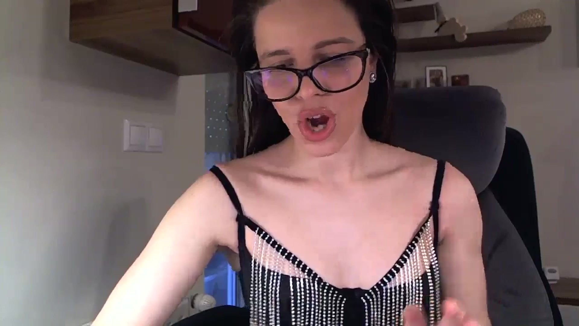 Gallery image thumbnail from Heaven_hot's myfreecams stream on, 02/13/2025, 15:52 image 11 of 20