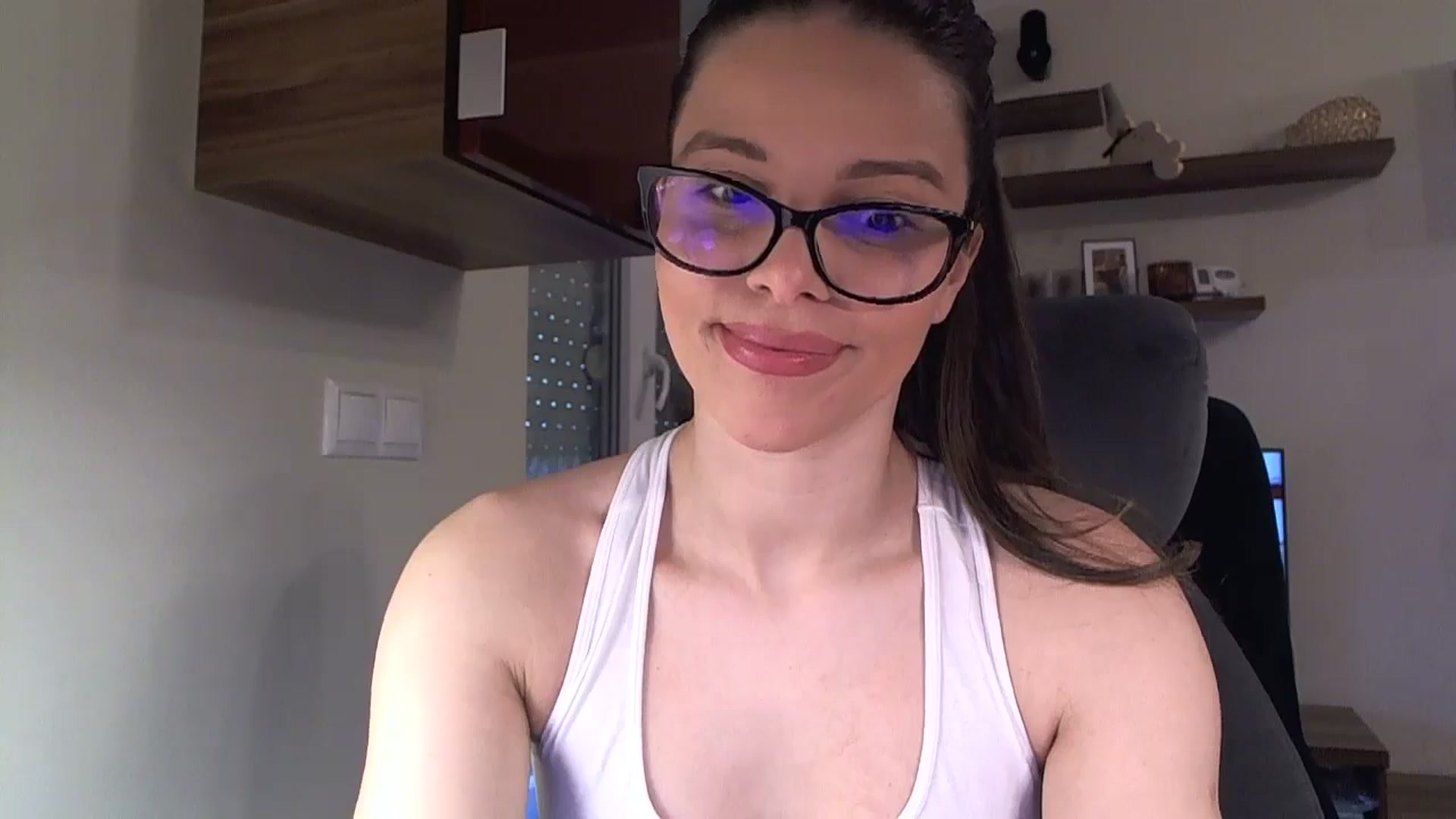 Gallery image thumbnail from Heaven_hot's myfreecams stream on, 02/16/2025, 15:36 image 4 of 20