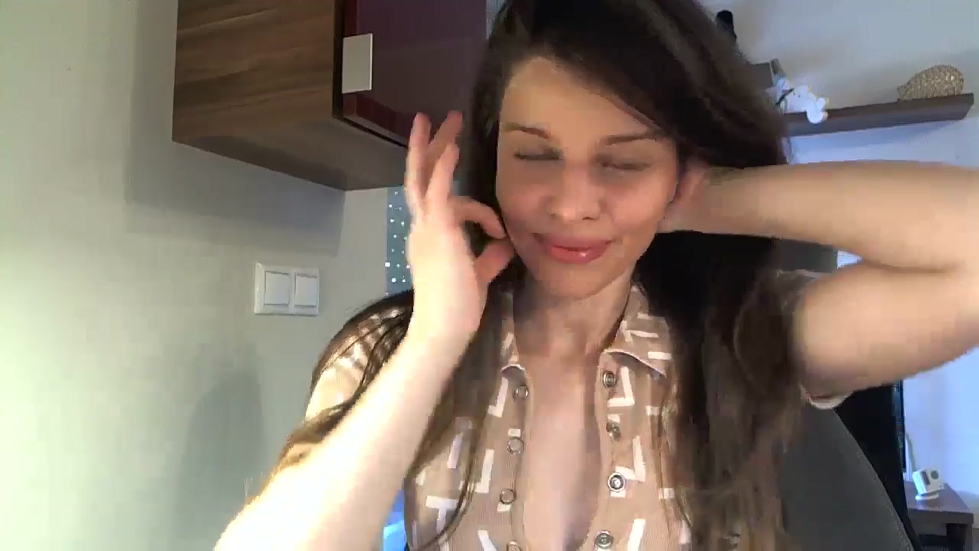 Gallery image thumbnail from Heaven_hot's myfreecams stream on, 02/19/2025, 15:00 image 4 of 20