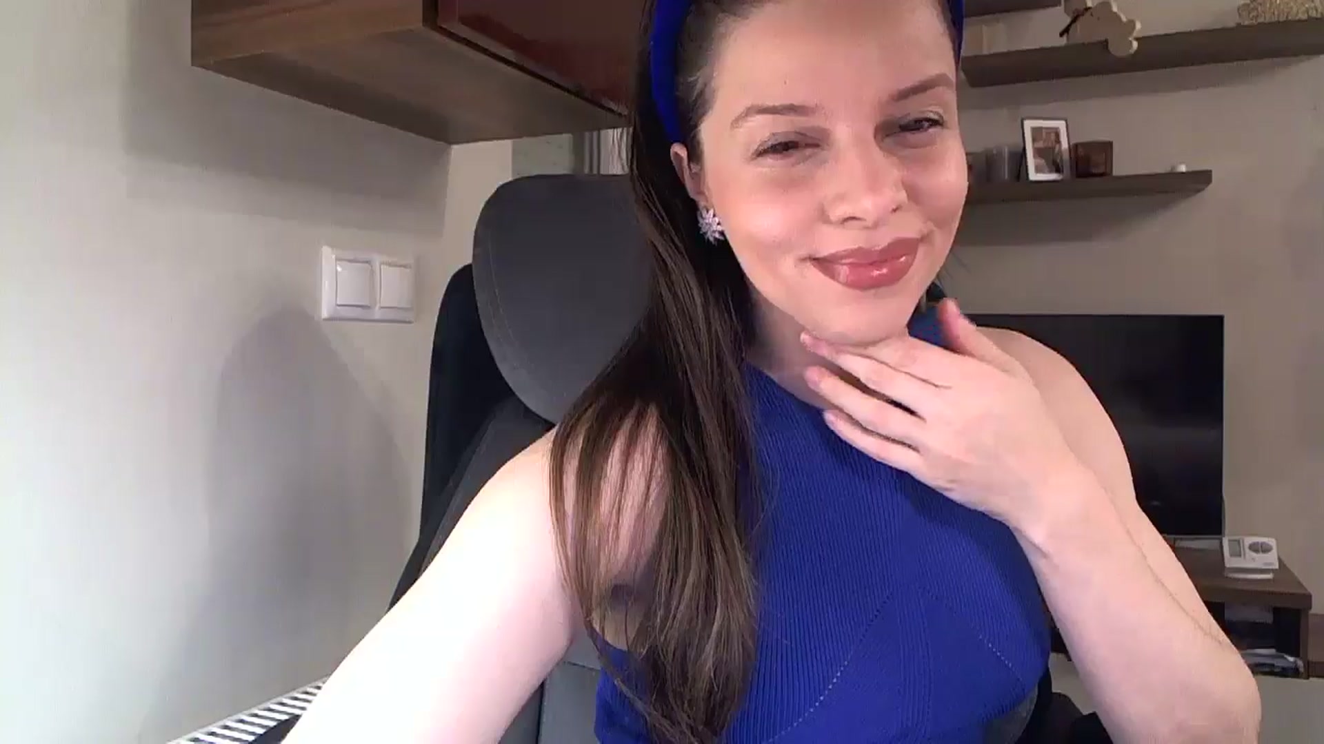 Gallery image thumbnail from Heaven_hot's myfreecams stream on, 02/21/2025, 17:15 image 6 of 20