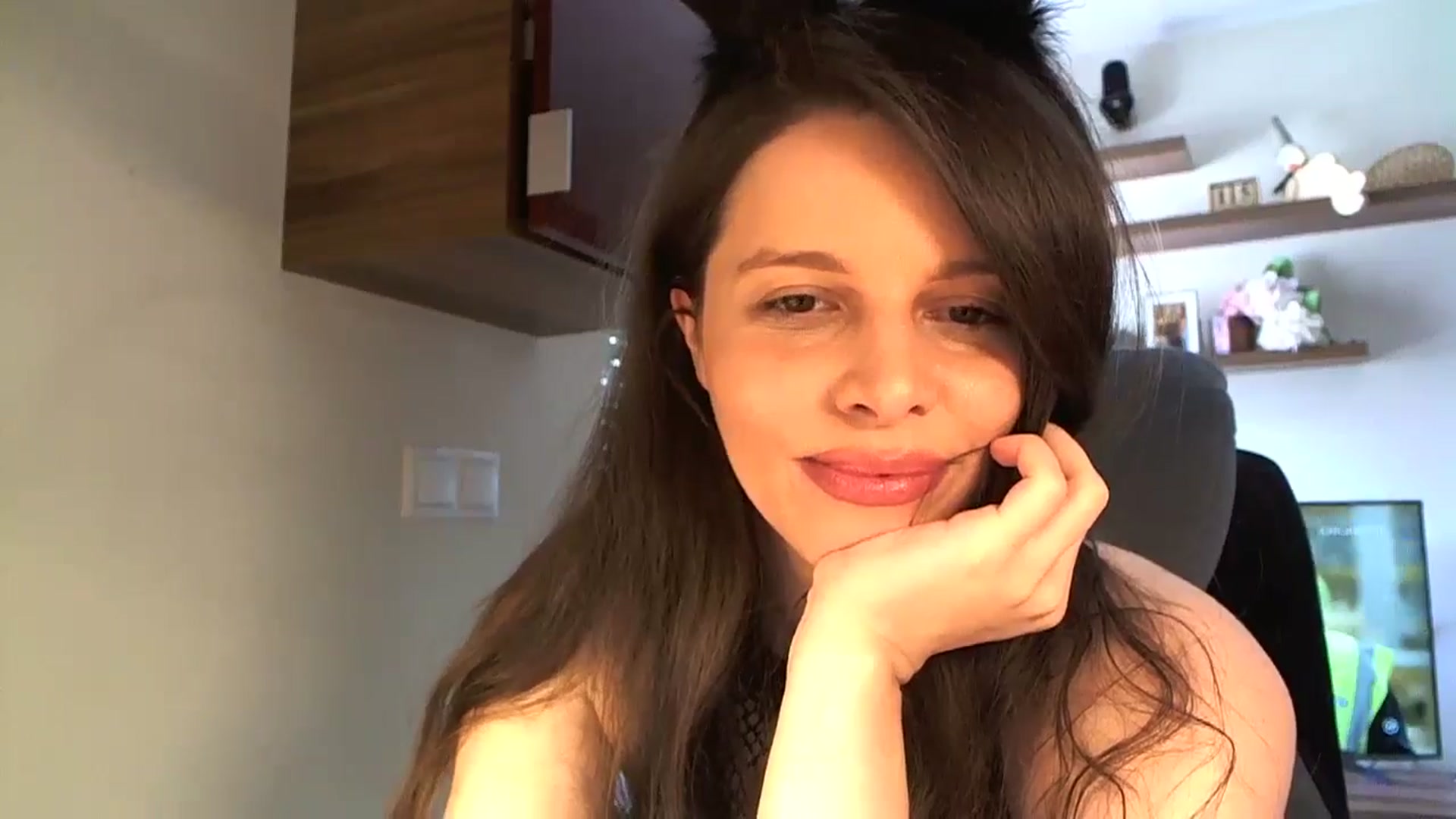 Gallery image thumbnail from Heaven_hot's myfreecams stream on, 04/18/2025, 15:35 image 17 of 20