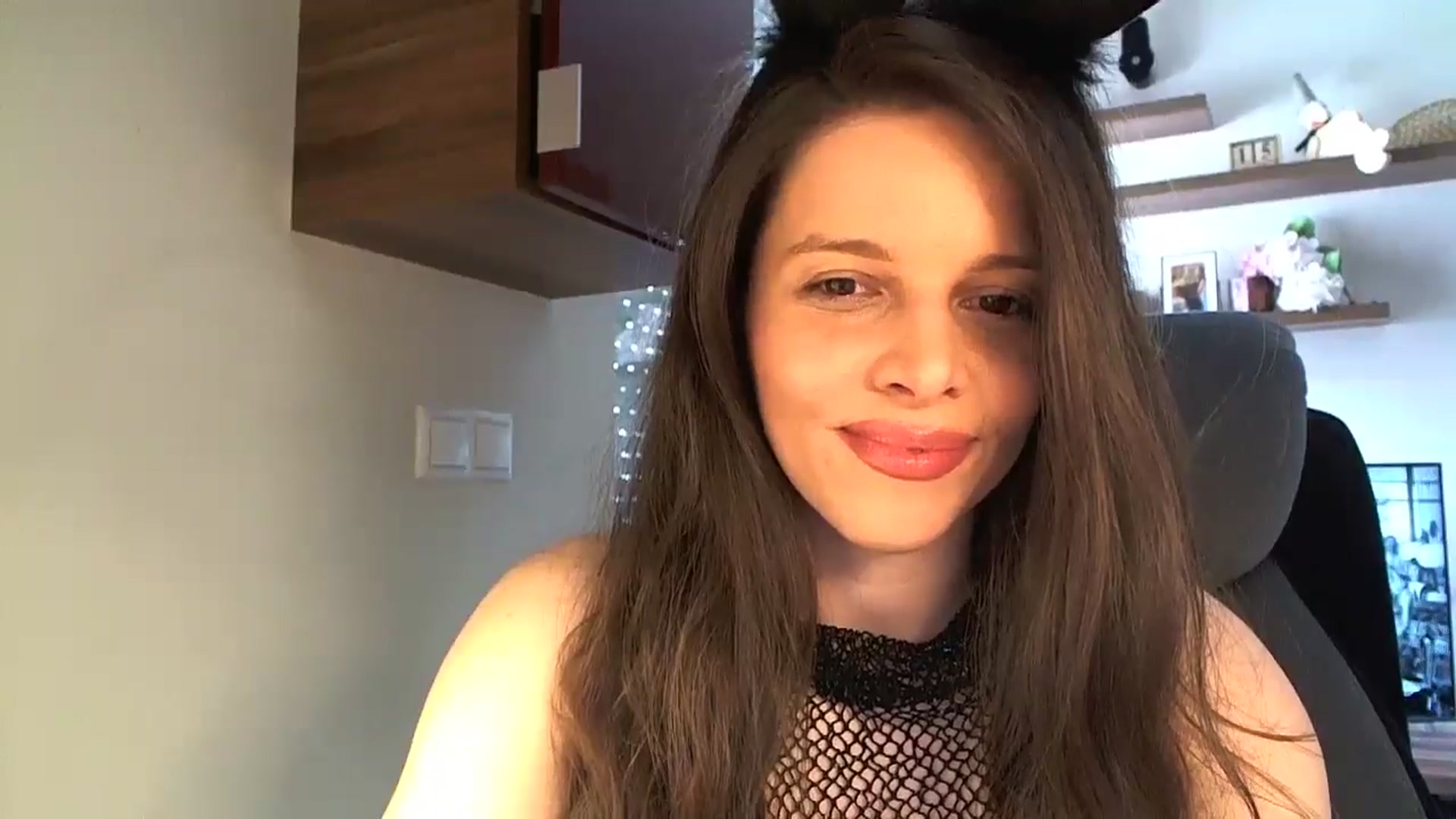 Gallery image thumbnail from Heaven_hot's myfreecams stream on, 04/18/2025, 15:35 image 9 of 20
