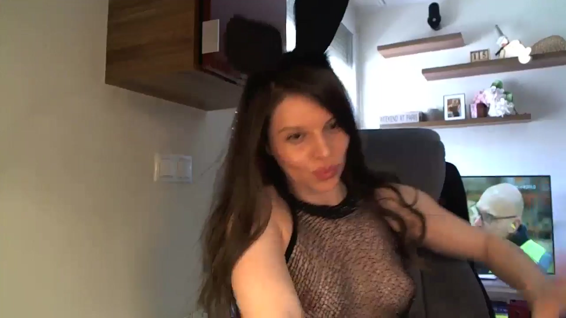 Gallery image thumbnail from Heaven_hot's myfreecams stream on, 04/18/2025, 15:35 image 16 of 20