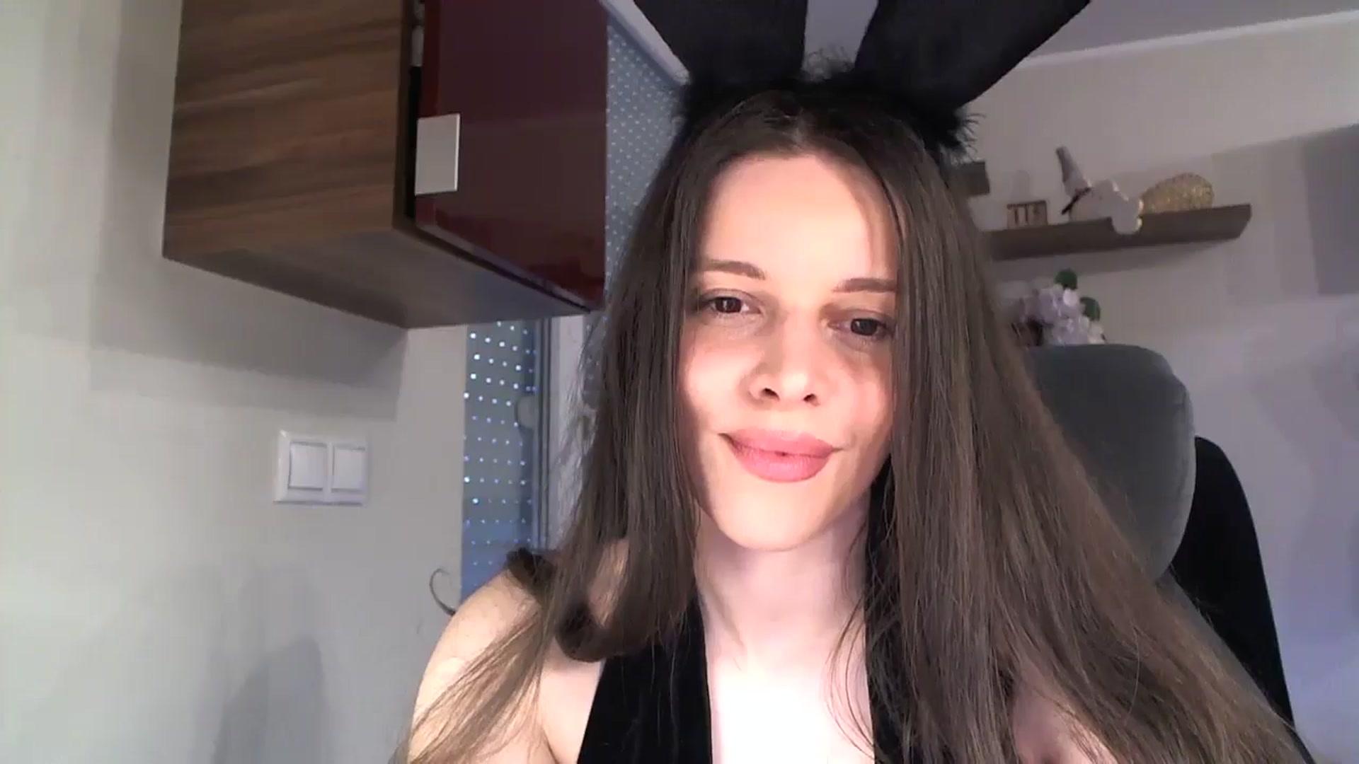 Gallery image thumbnail from Heaven_hot's myfreecams stream on, 04/19/2025, 12:21 image 9 of 20