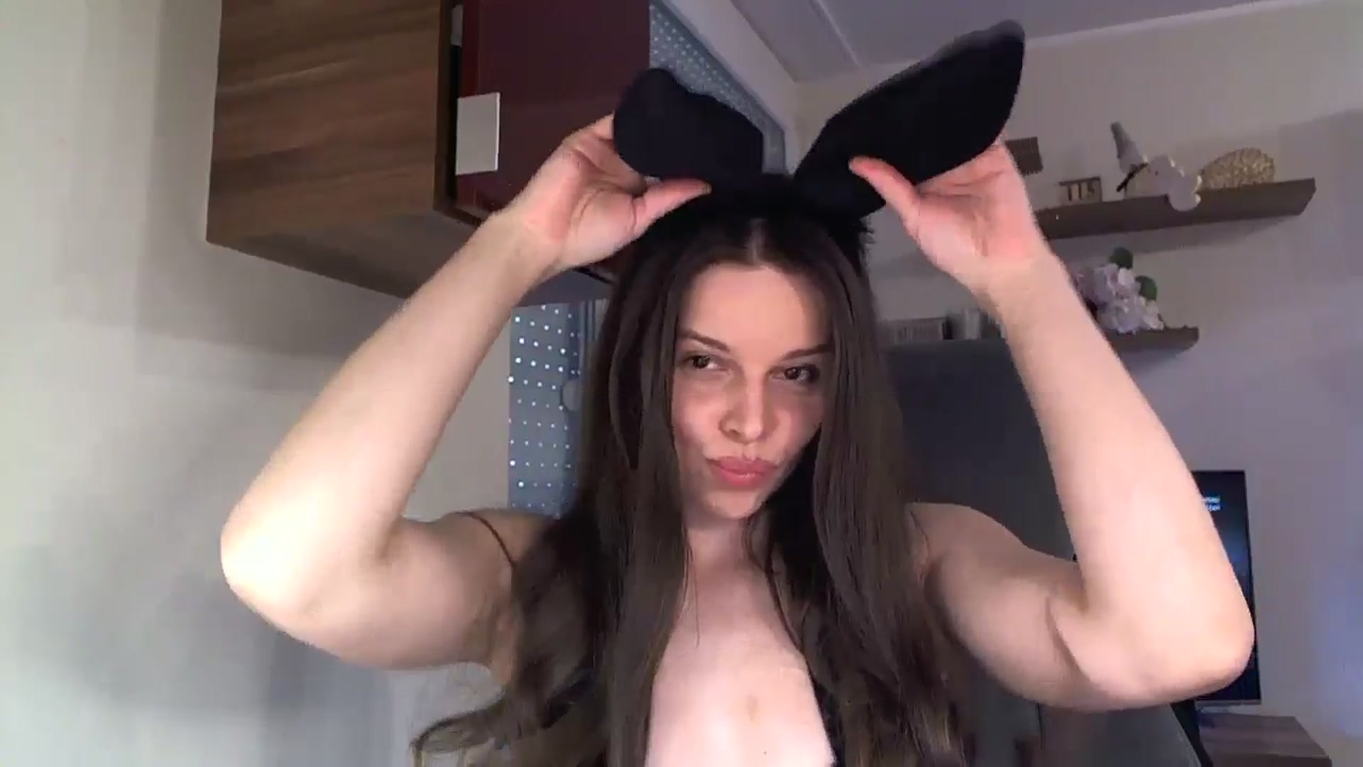 Gallery image thumbnail from Heaven_hot's myfreecams stream on, 04/19/2025, 12:21 image 2 of 20