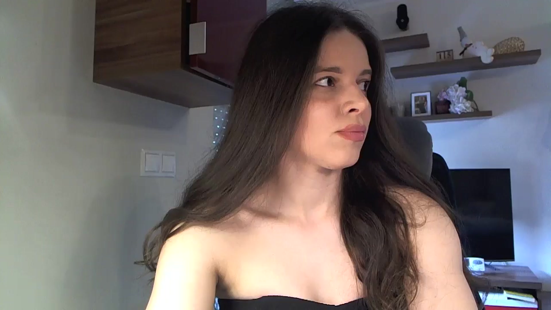 Gallery image thumbnail from Heaven_hot's myfreecams stream on, 05/08/2025, 12:28 image 1 of 20