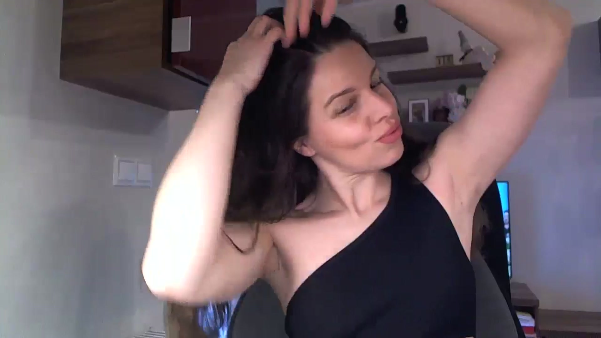 Gallery image thumbnail from Heaven_hot's myfreecams stream on, 05/09/2025, 14:37 image 2 of 20