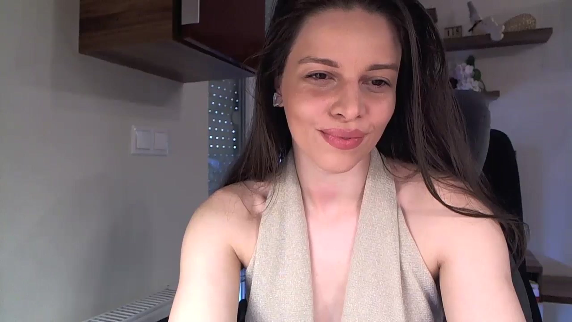 Gallery image thumbnail from Heaven_hot's myfreecams stream on, 05/19/2025, 15:14 image 18 of 20
