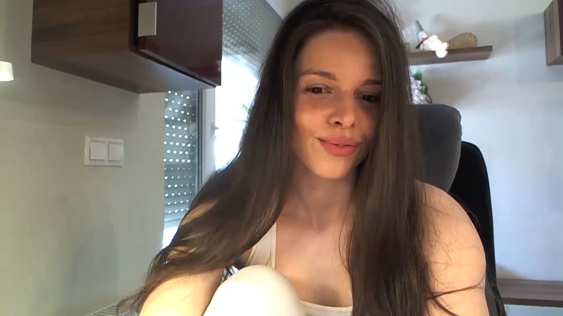 Gallery image thumbnail from Heaven_hot's myfreecams stream on, 05/20/2025, 15:49 image 10 of 20