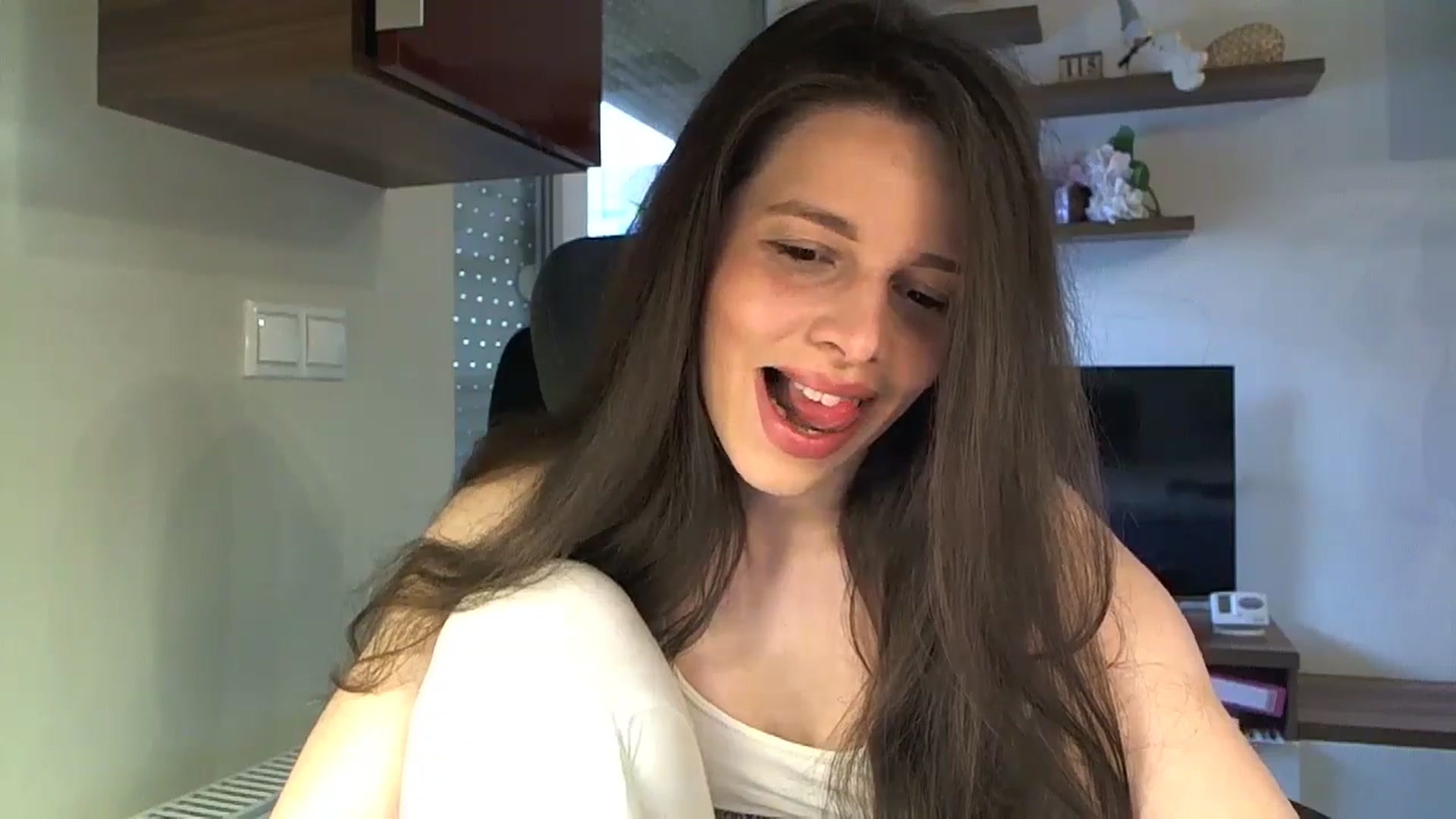Gallery image thumbnail from Heaven_hot's myfreecams stream on, 05/20/2025, 15:49 image 4 of 20