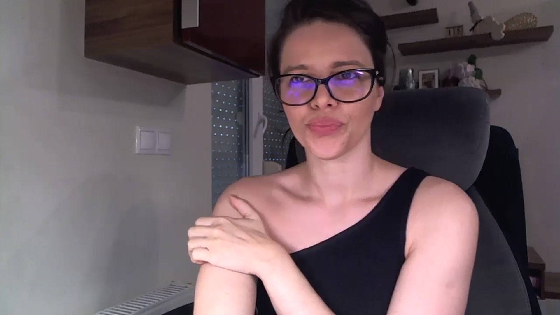 Gallery image thumbnail from Heaven_hot's myfreecams stream on, 05/24/2025, 13:39 image 17 of 20