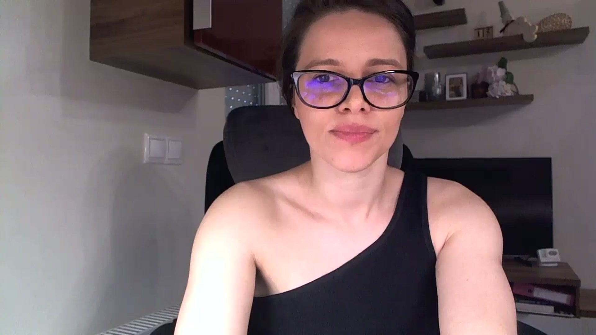 Gallery image thumbnail from Heaven_hot's myfreecams stream on, 05/24/2025, 13:39 image 18 of 20
