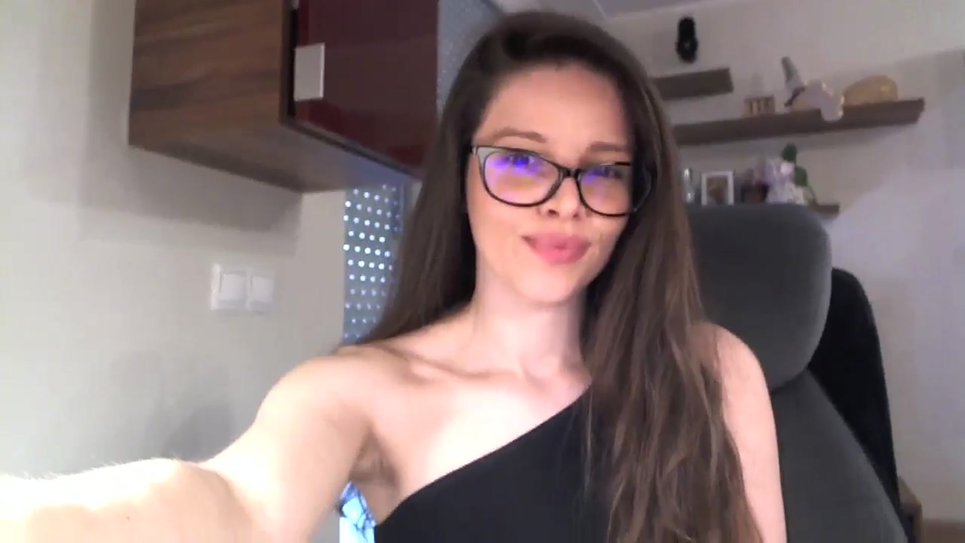 Gallery image thumbnail from Heaven_hot's myfreecams stream on, 05/24/2025, 13:39 image 6 of 20