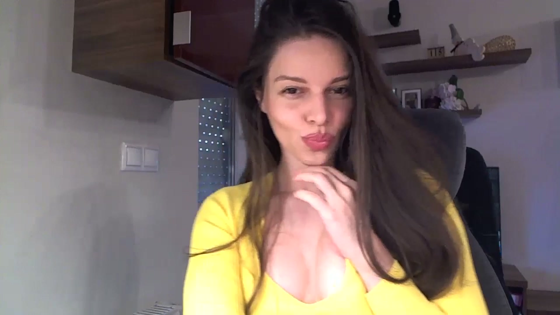 Gallery image thumbnail from Heaven_hot's myfreecams stream on, 05/31/2025, 13:19 image 6 of 20