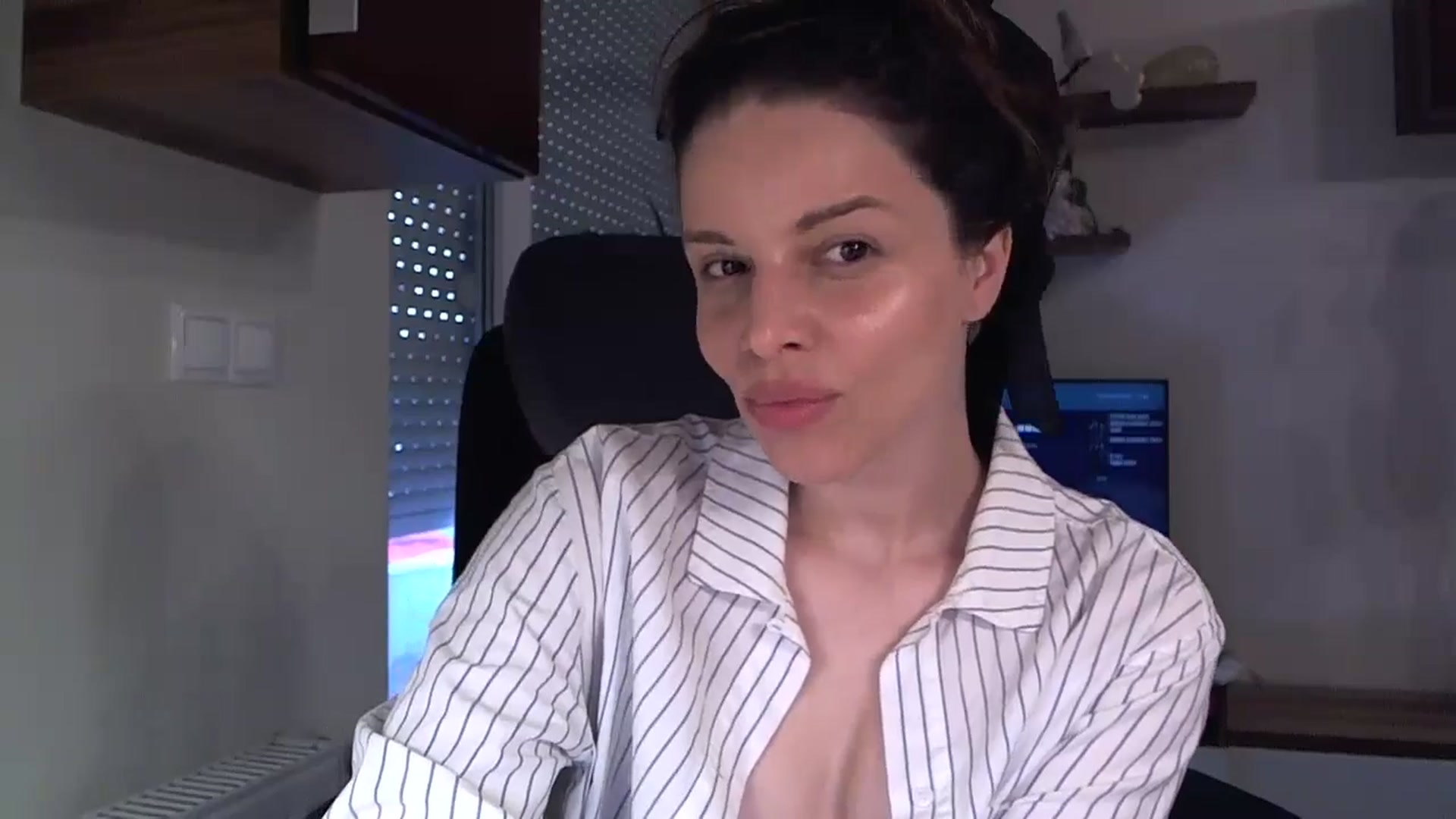 Gallery image thumbnail from Heaven_hot's myfreecams stream on, 06/08/2025, 14:41 image 13 of 20