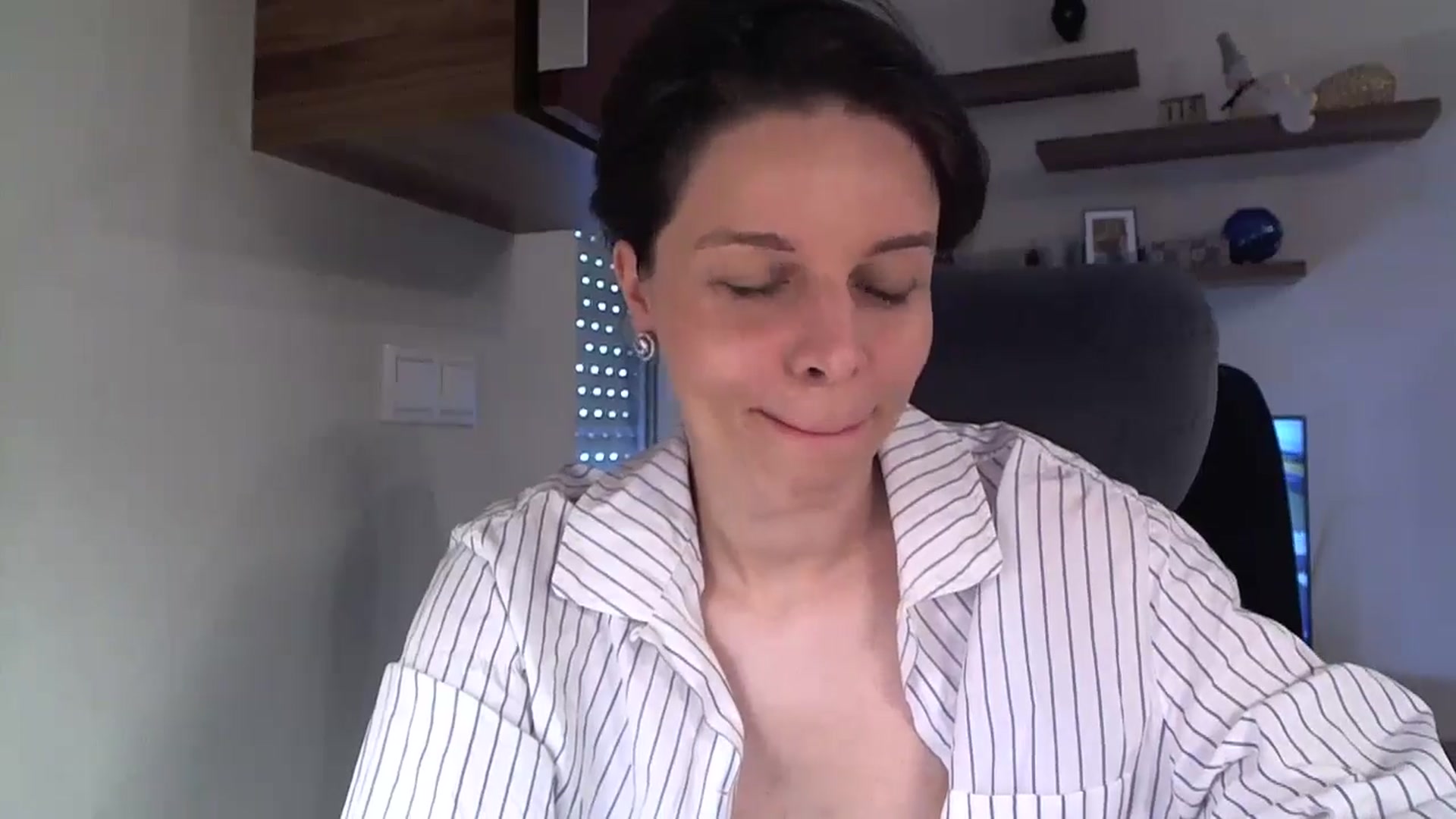 Gallery image thumbnail from Heaven_hot's myfreecams stream on, 07/05/2025, 15:18 image 12 of 20