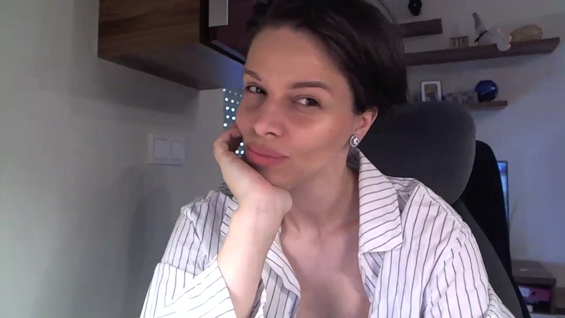 Gallery image thumbnail from Heaven_hot's myfreecams stream on, 07/05/2025, 15:18 image 11 of 20