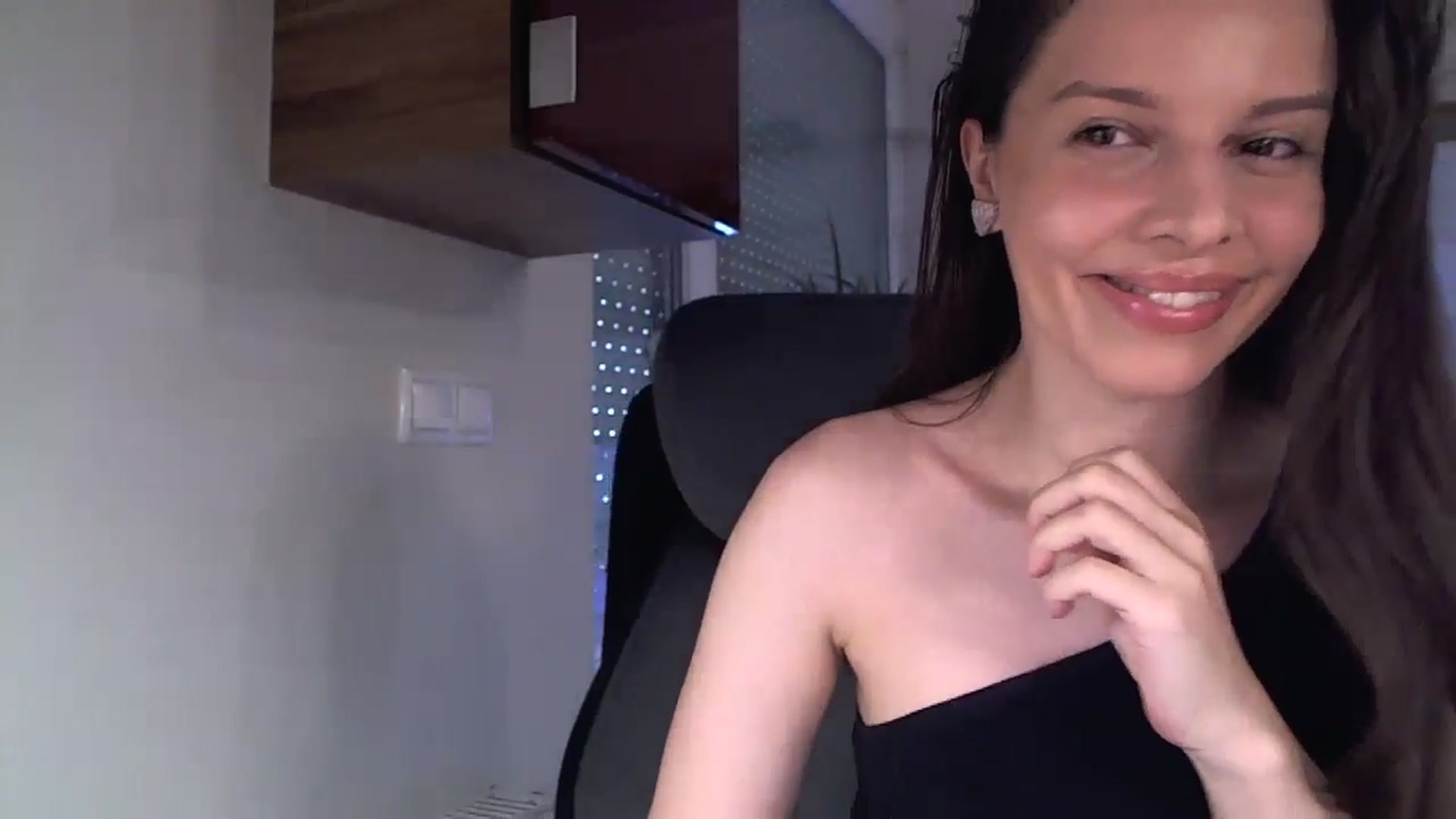 Gallery image thumbnail from Heaven_hot's myfreecams stream on, 07/24/2025, 14:28 image 17 of 20