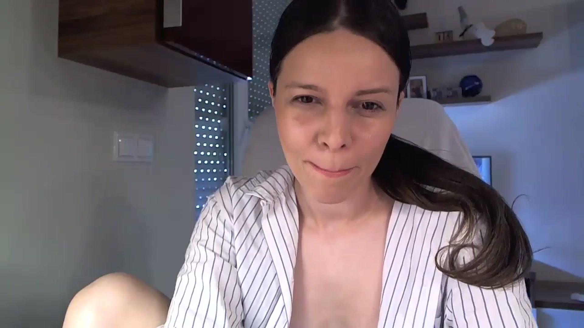 Gallery image thumbnail from Heaven_hot's myfreecams stream on, 07/25/2025, 15:54 image 8 of 20