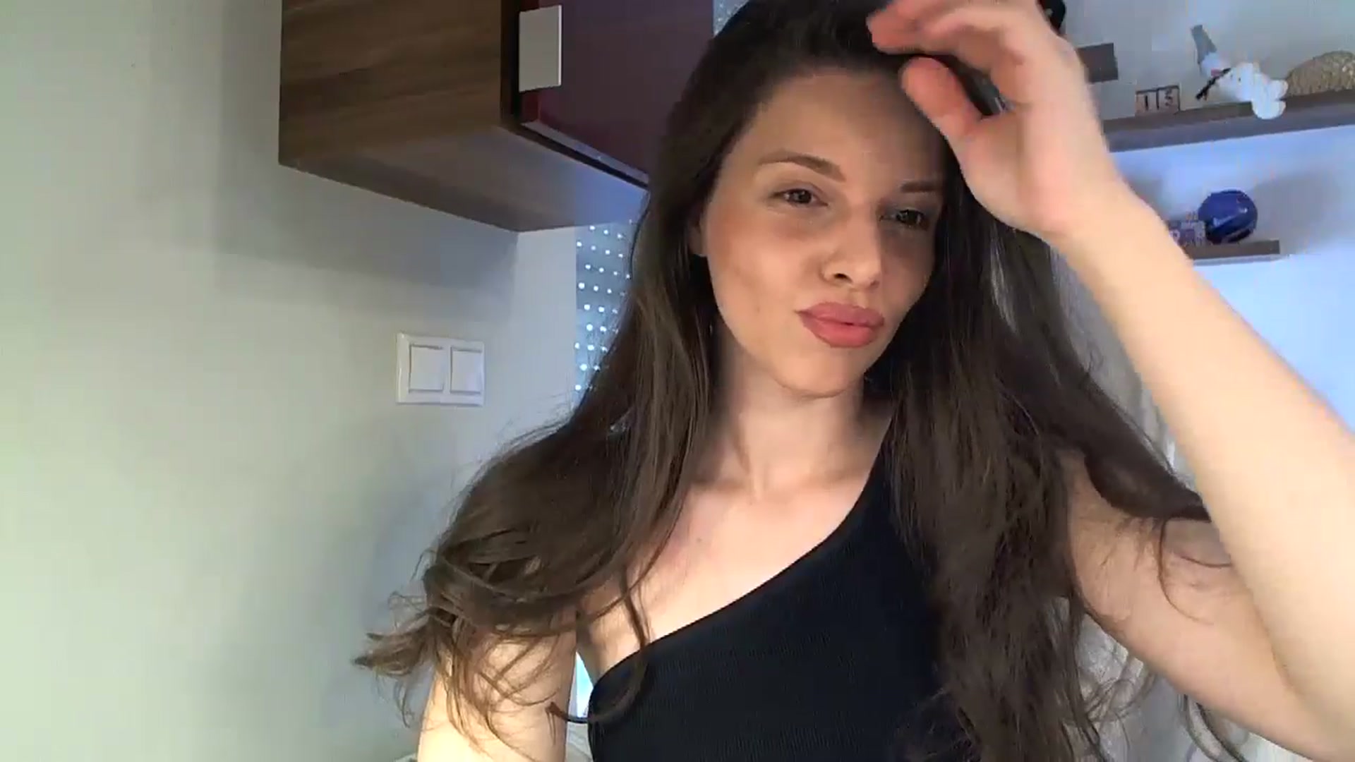 Gallery image thumbnail from Heaven_hot's myfreecams stream on, 08/06/2025, 14:21 image 14 of 20