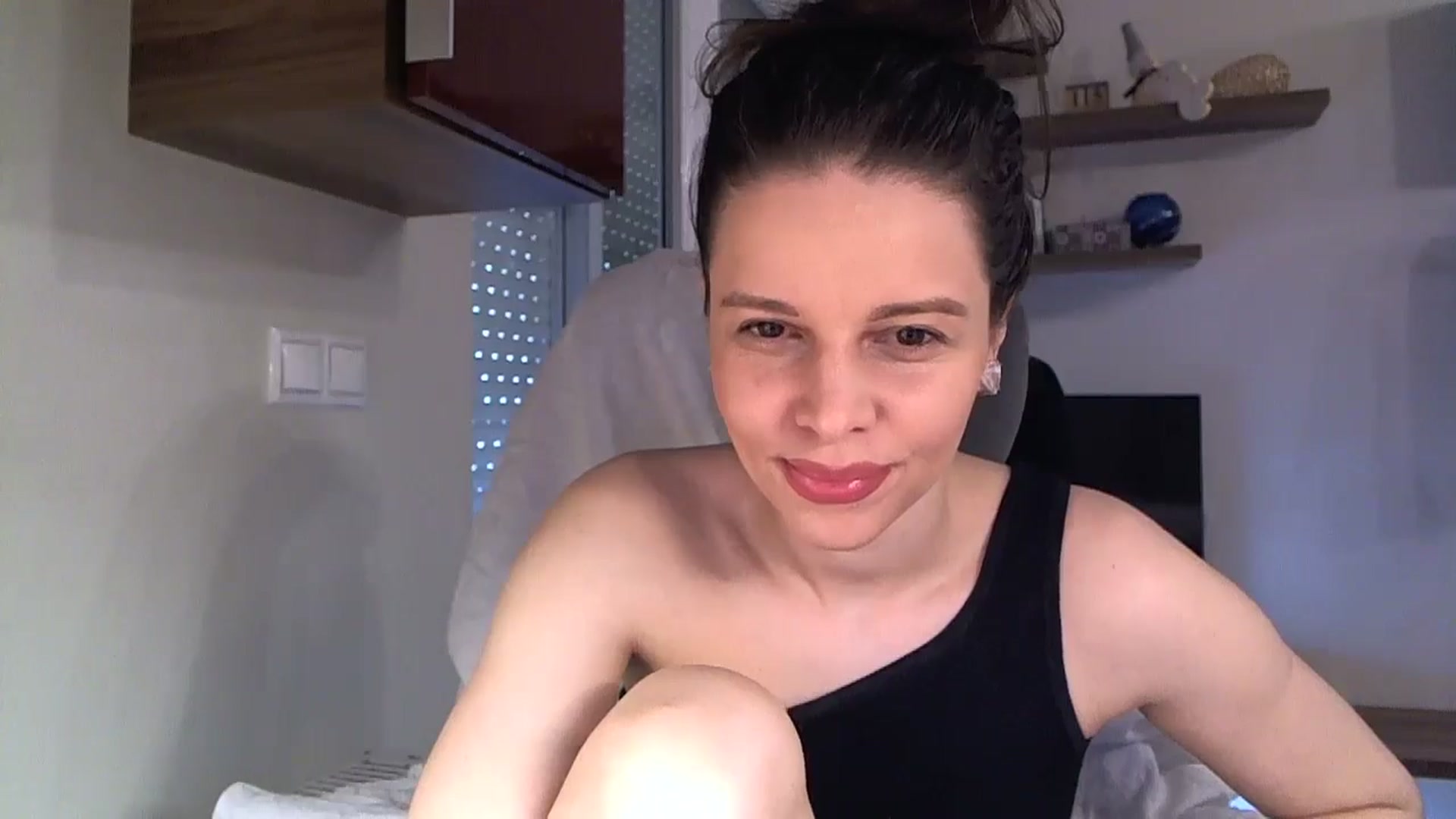 Gallery image thumbnail from Heaven_hot's myfreecams stream on, 09/01/2025, 15:44 image 18 of 20