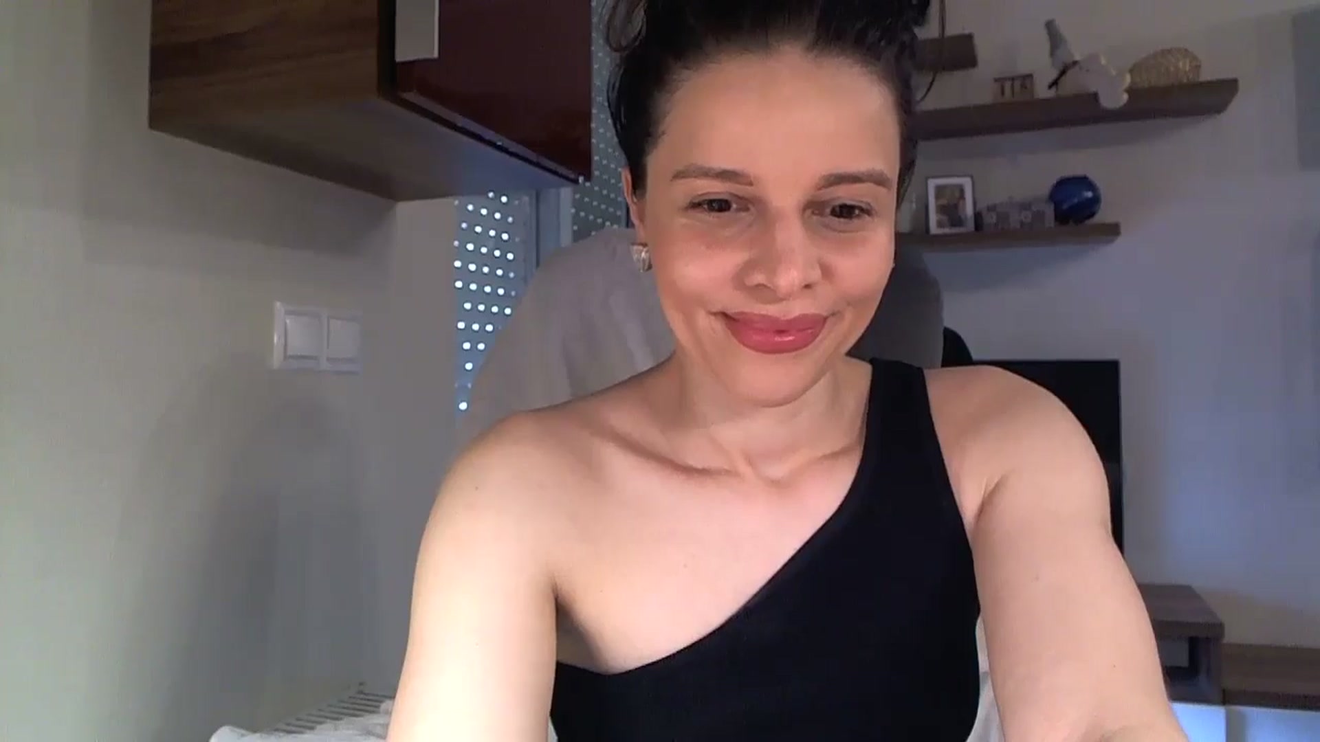 Gallery image thumbnail from Heaven_hot's myfreecams stream on, 09/01/2025, 15:44 image 13 of 20