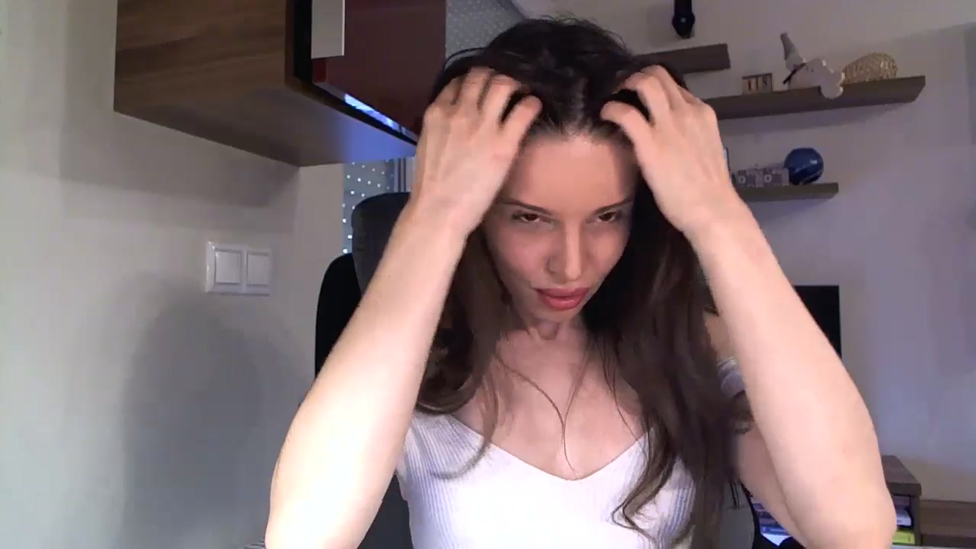 Gallery image thumbnail from Heaven_hot's myfreecams stream on, 10/06/2025, 11:56 image 4 of 20