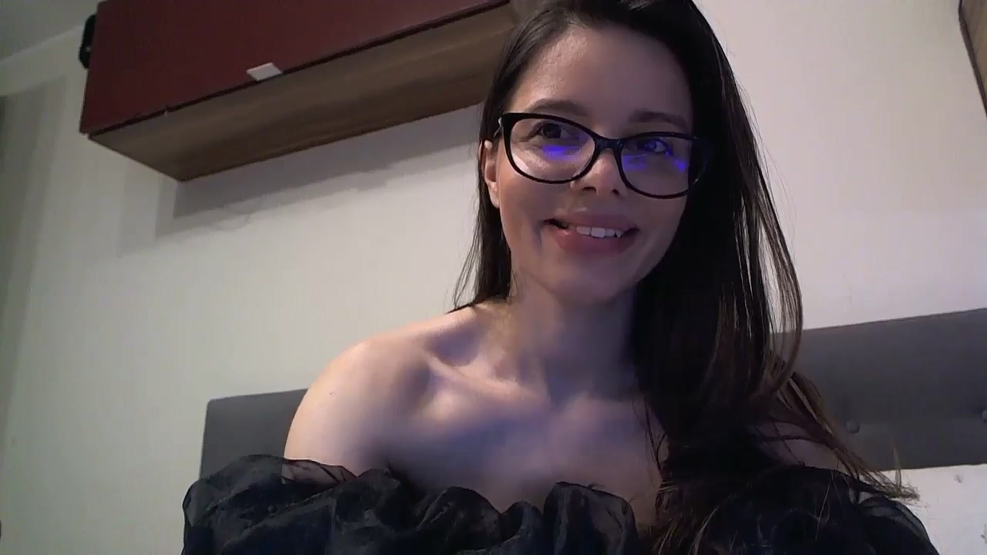 Gallery image thumbnail from Heaven_hot's myfreecams stream on, 10/11/2025, 12:10 image 18 of 20