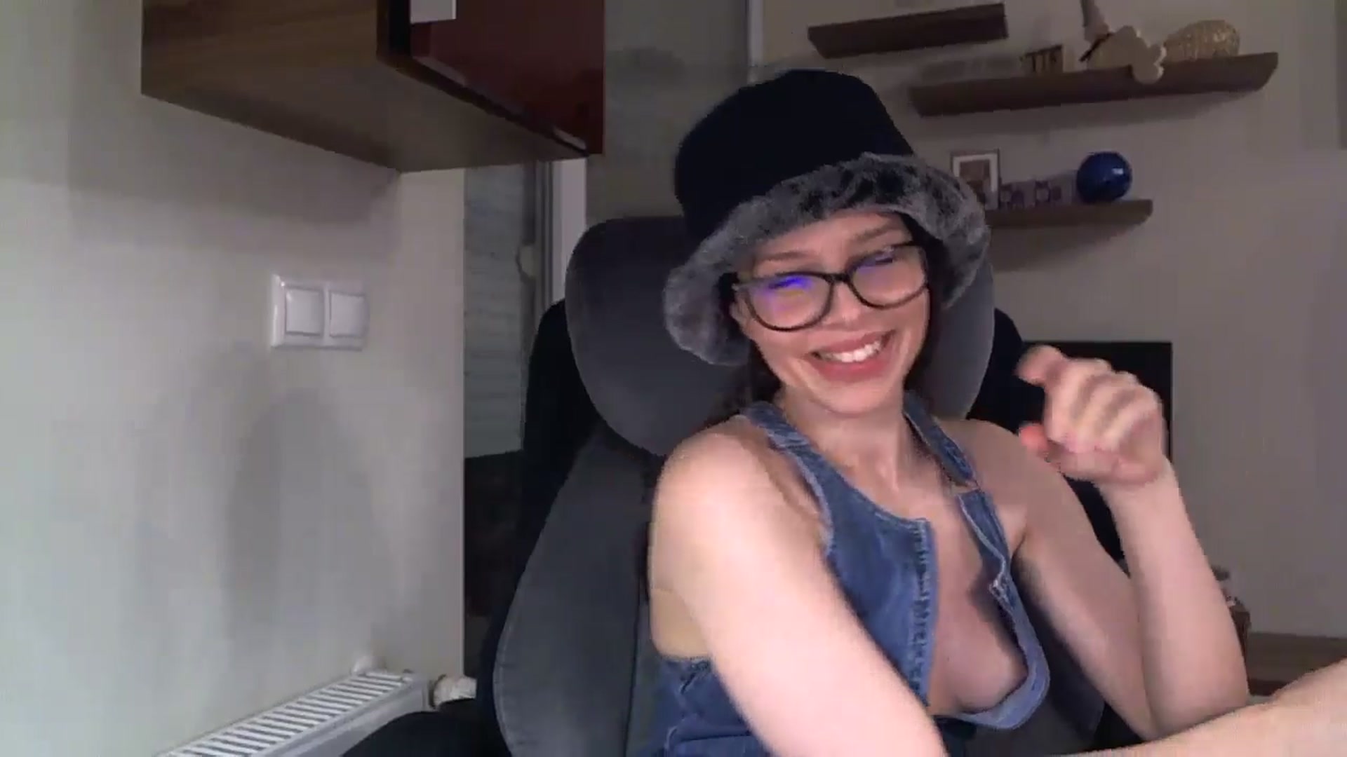 Gallery image thumbnail from Heaven_hot's myfreecams stream on, 11/09/2025, 15:58 image 18 of 20